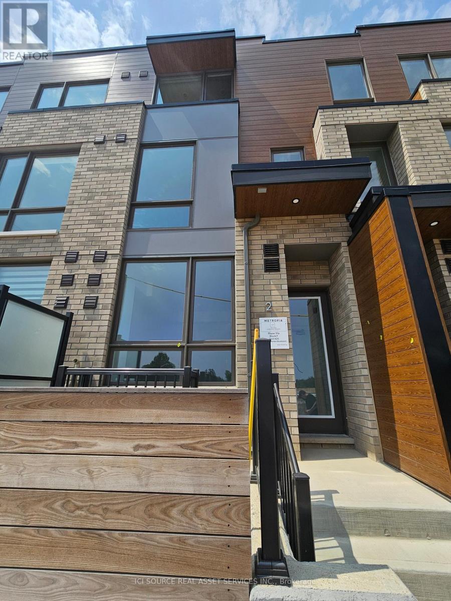 UNIT 2 (UPPER) - 70 GREEN GARDENS BOULEVARD
