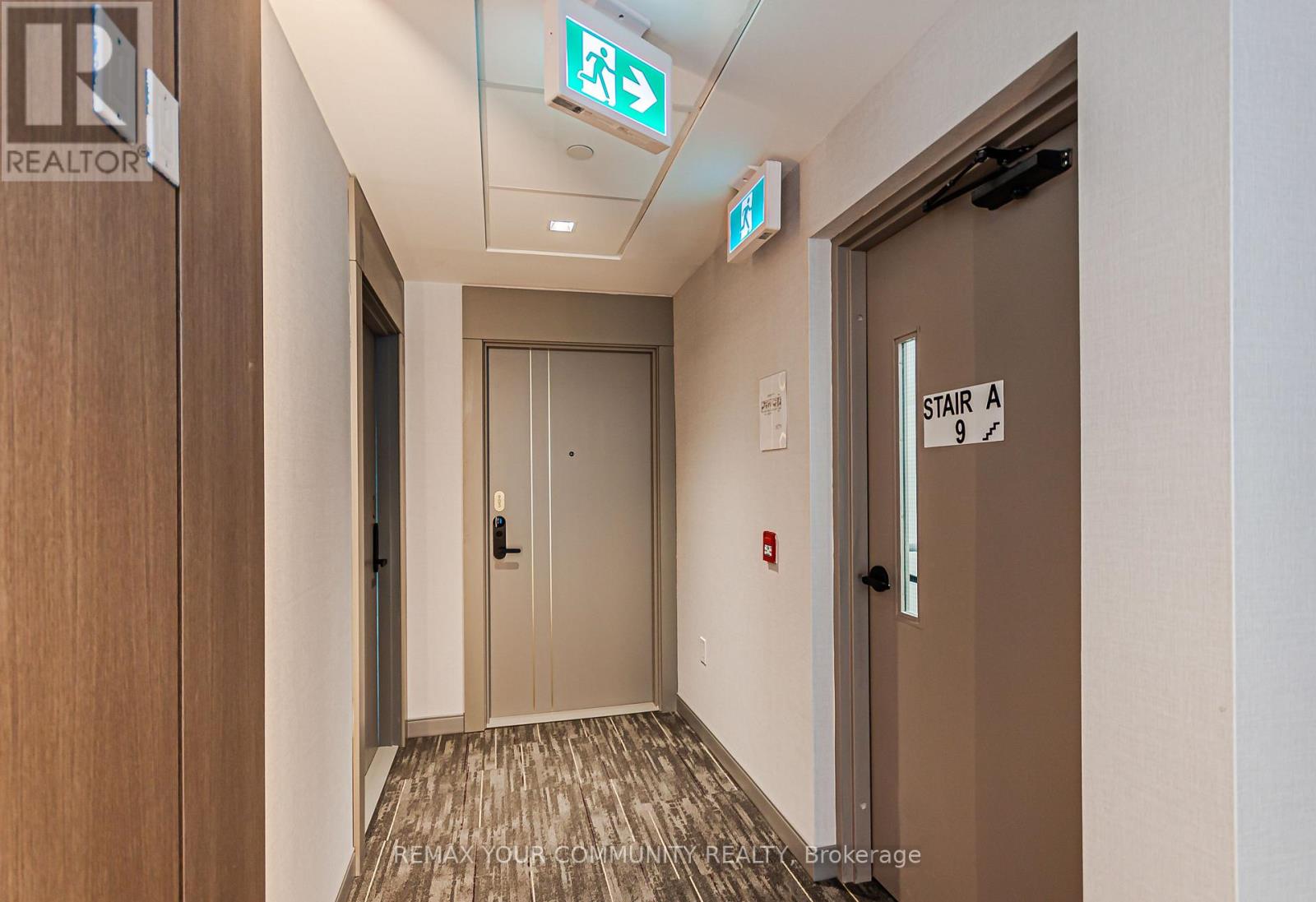 905 - 700 SHEPPARD AVENUE W Property Photo 1
