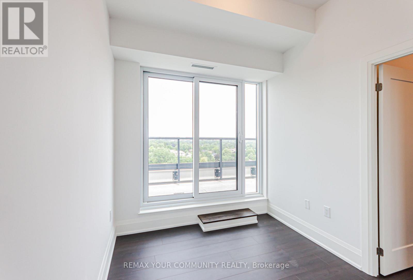 905 - 700 Sheppard Avenue W Property Photo 13