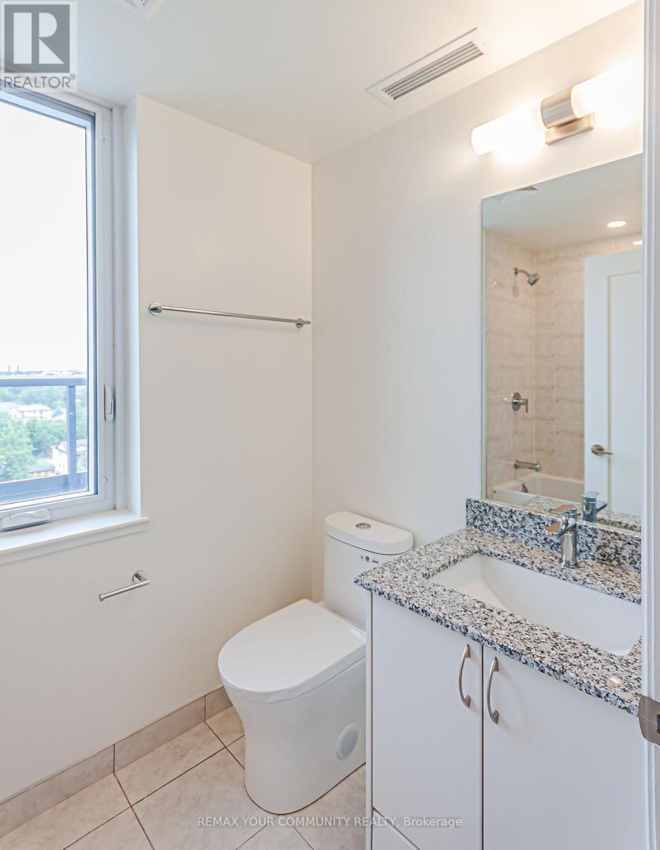 905 - 700 Sheppard Avenue W Property Photo 15