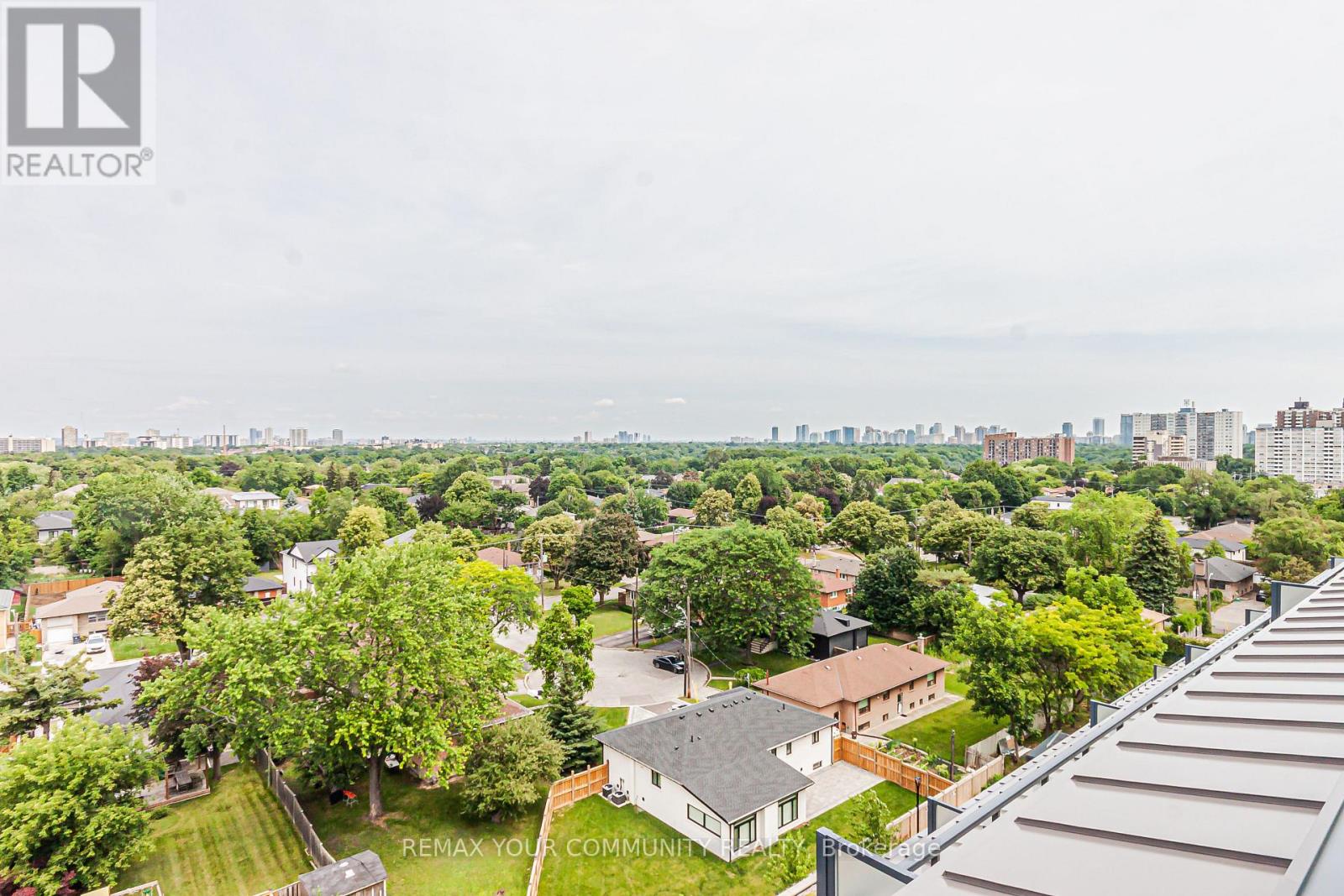 905 - 700 Sheppard Avenue W Property Photo 26