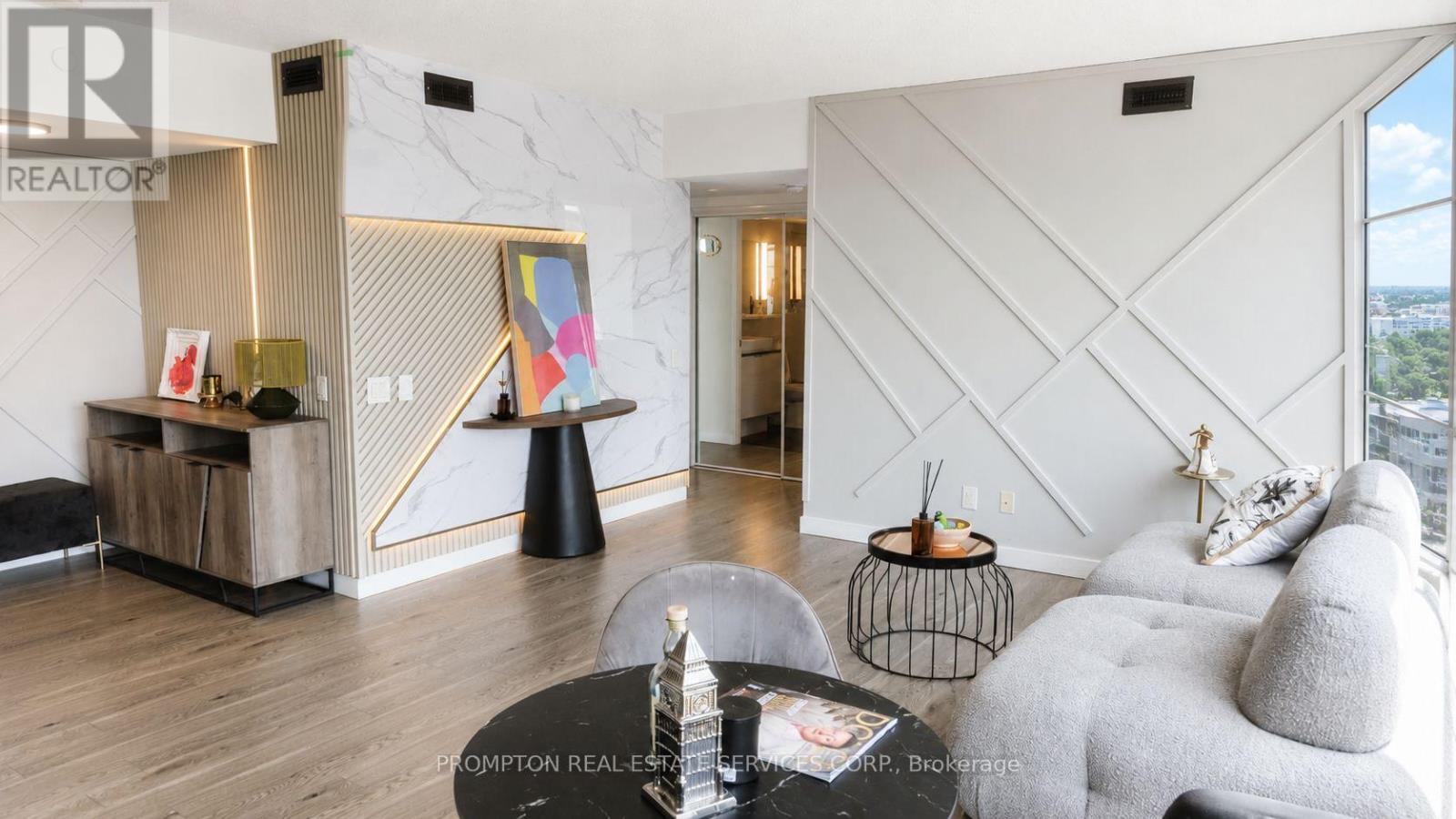 717 - 72 ESTHER SHINER BOULEVARD