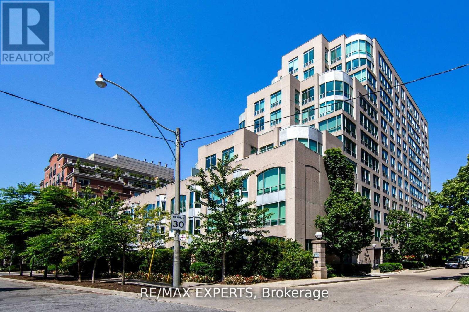 1006 - 942 YONGE STREET