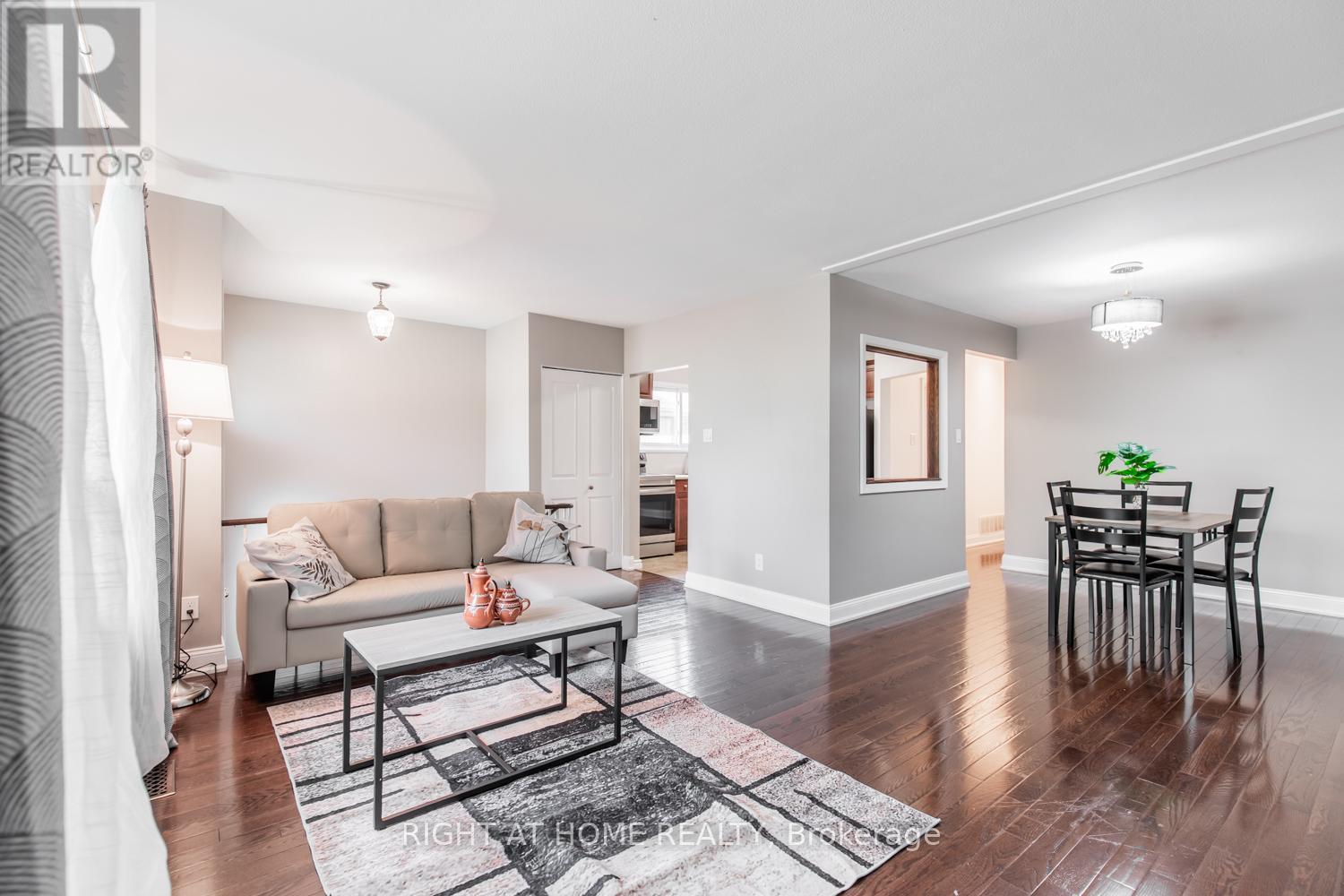 12 MURELLEN CRESCENT