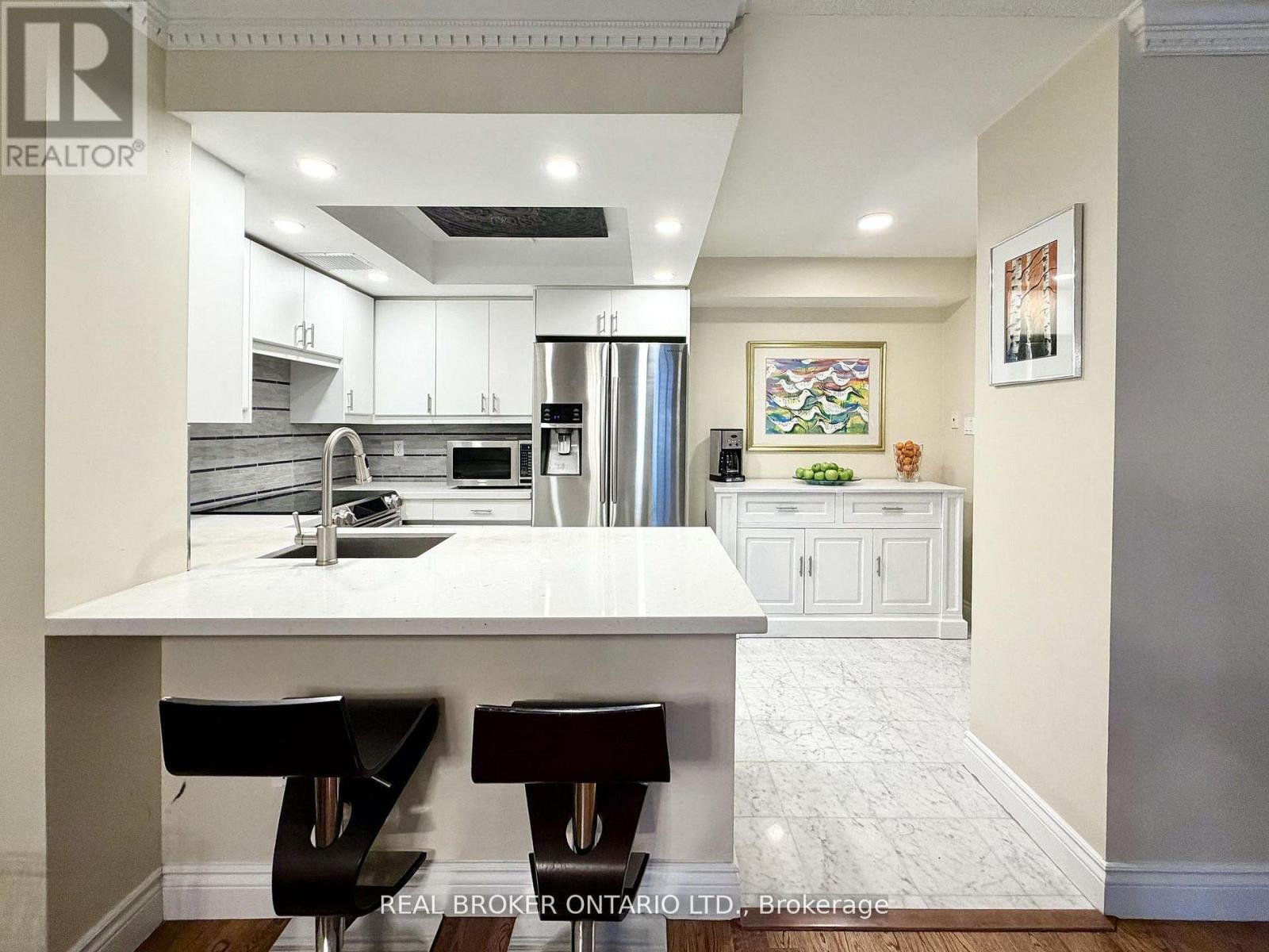 602 - 130 Carlton Street Property Photo 1