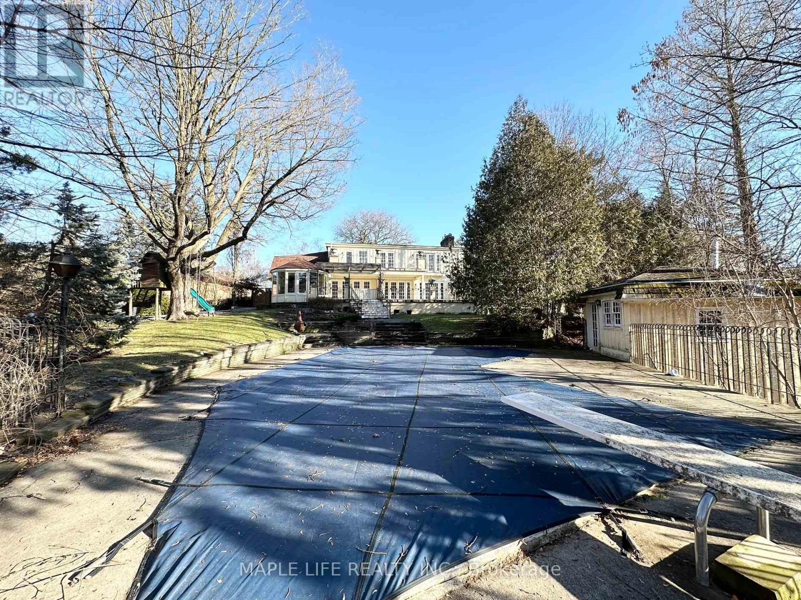 16 Brian Cliff Drive Property Photo 10