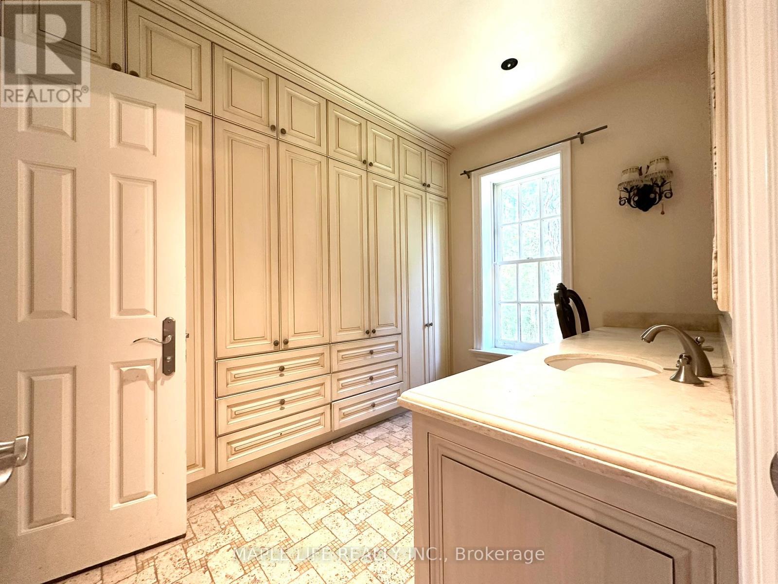 16 Brian Cliff Drive Property Photo 29