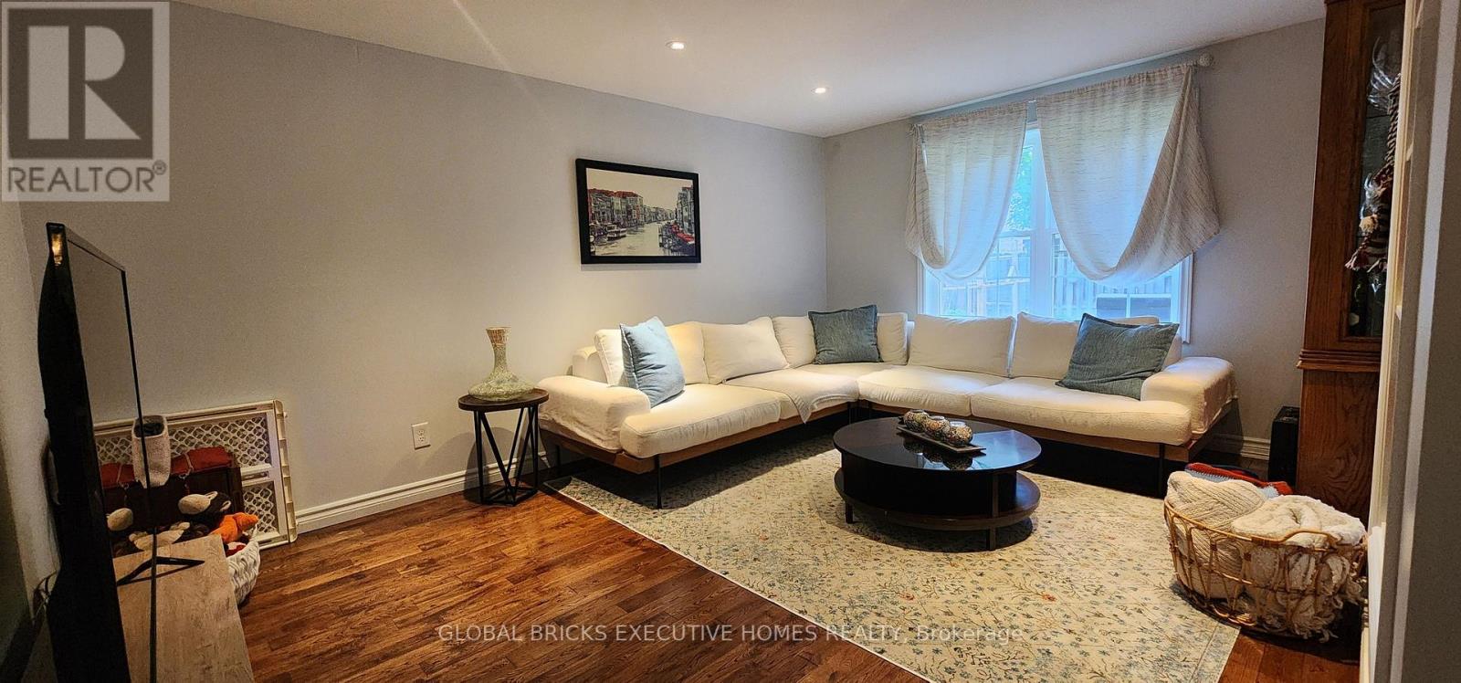 23 Whitefriars Drive Property Photo 12