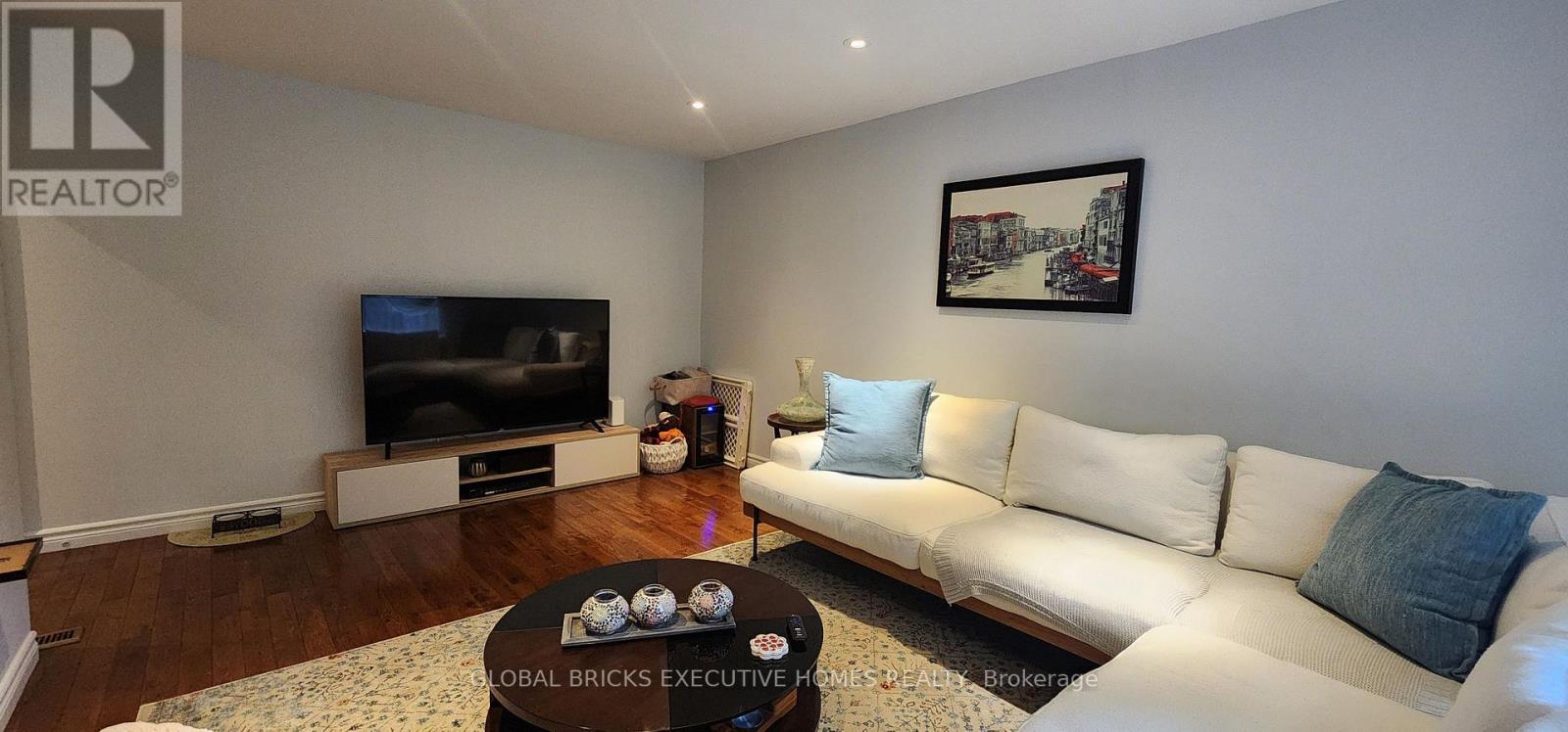 23 Whitefriars Drive Property Photo 14