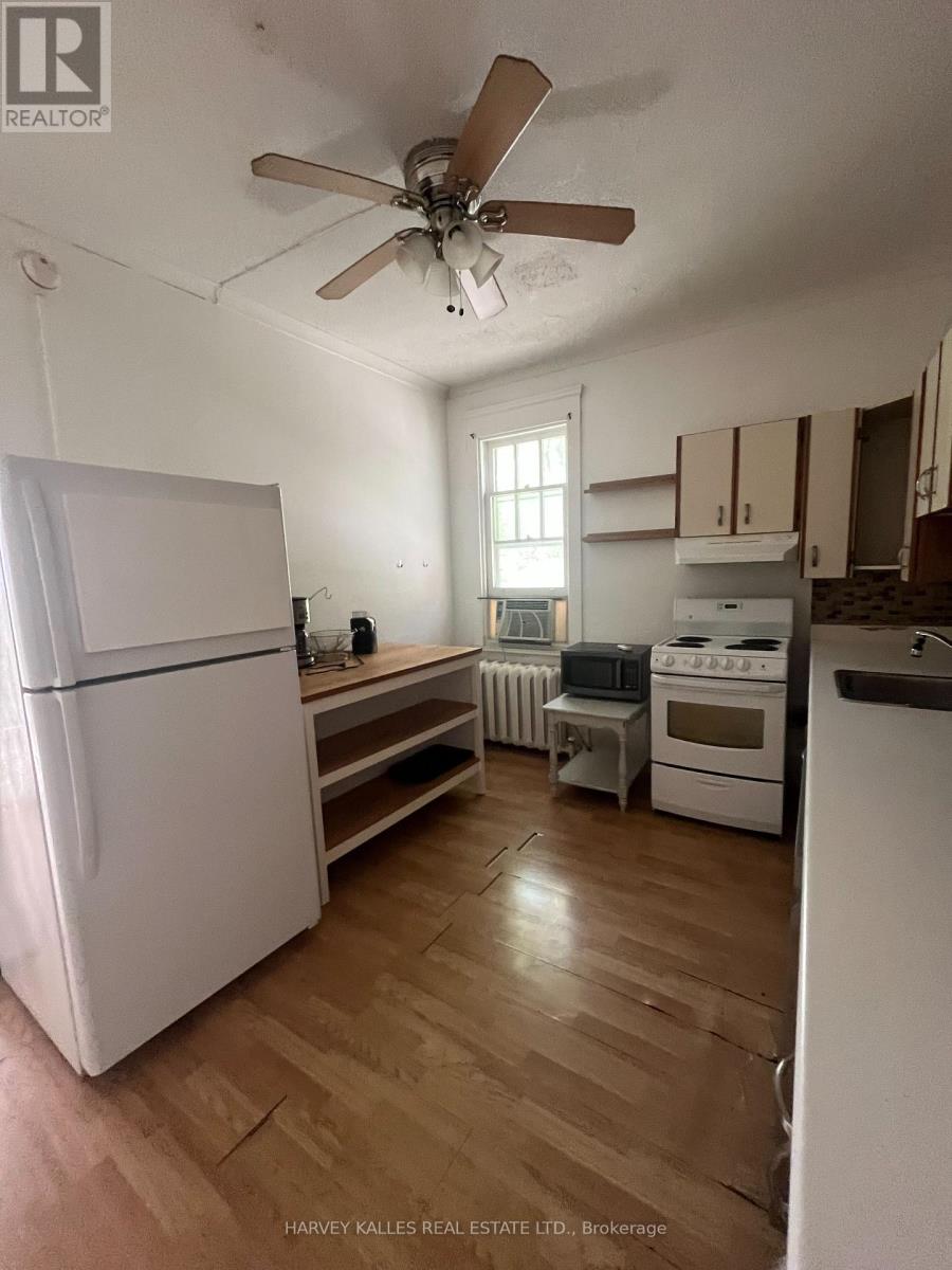 2 - 440 Avenue Road Property Photo 5