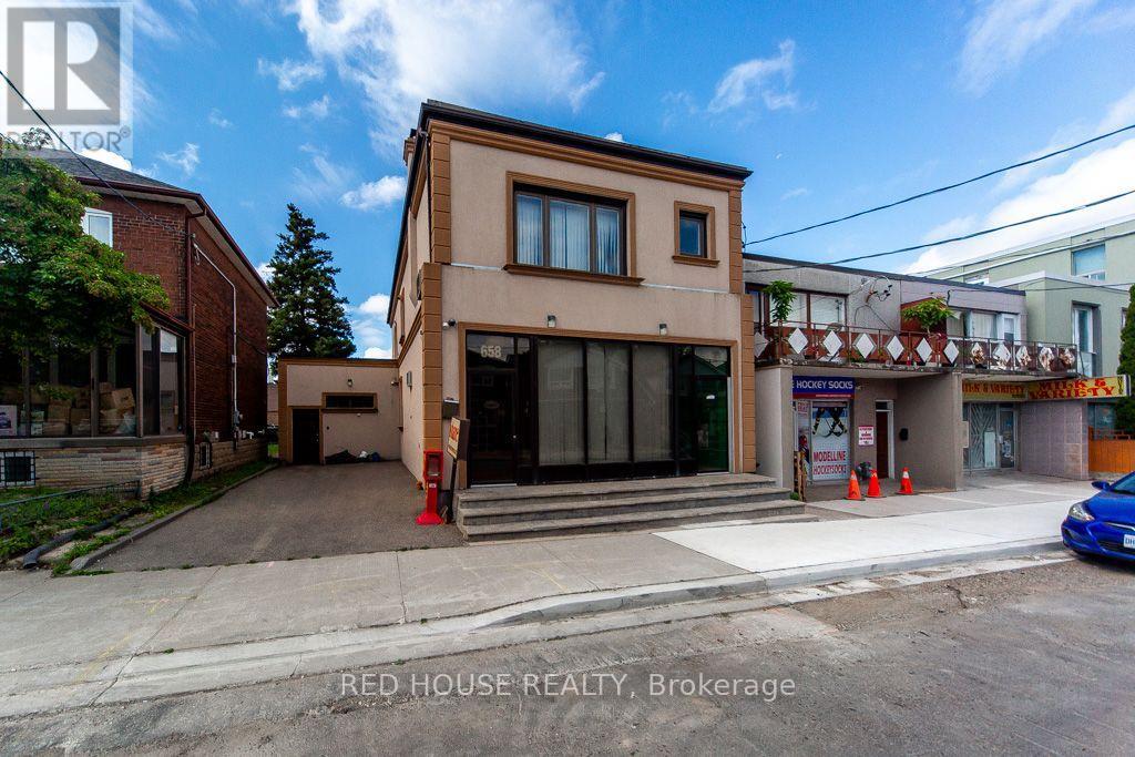 658 VAUGHAN ROAD