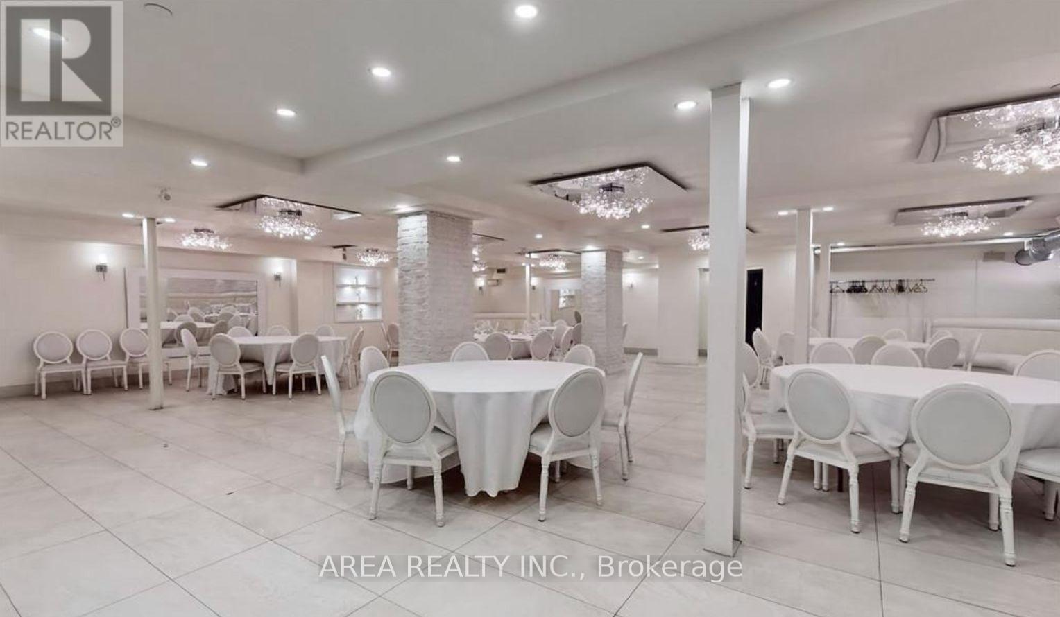 LOWER - 2472 YONGE STREET Property Photo 1
