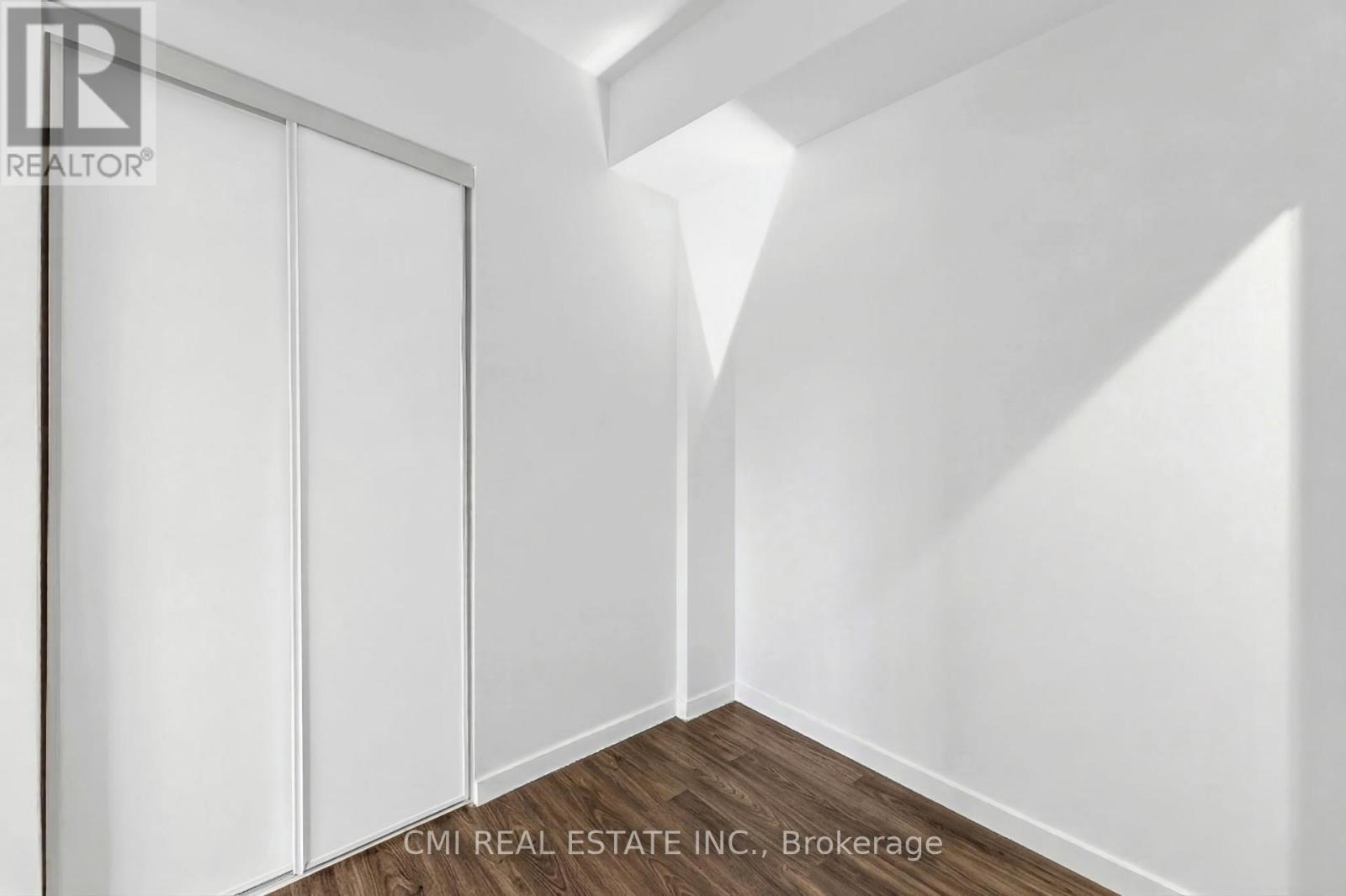 3207 - 319 Jarvis Street Property Photo 7