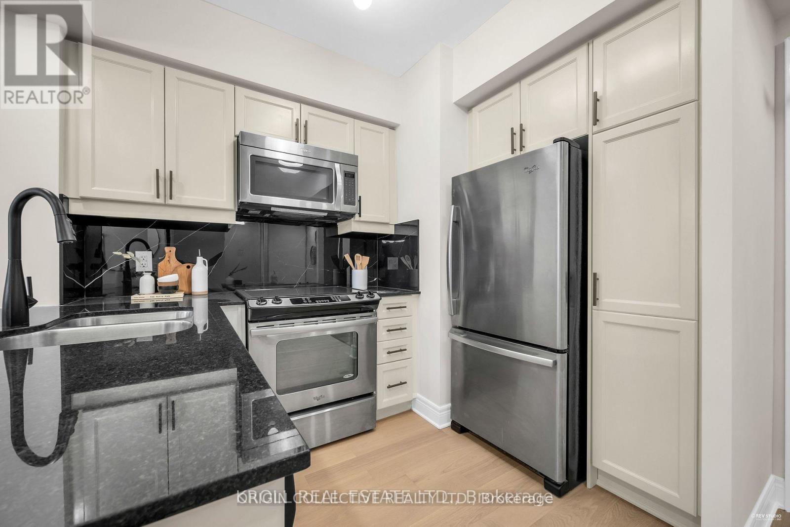 229 - 701 Sheppard Avenue W Property Photo 7