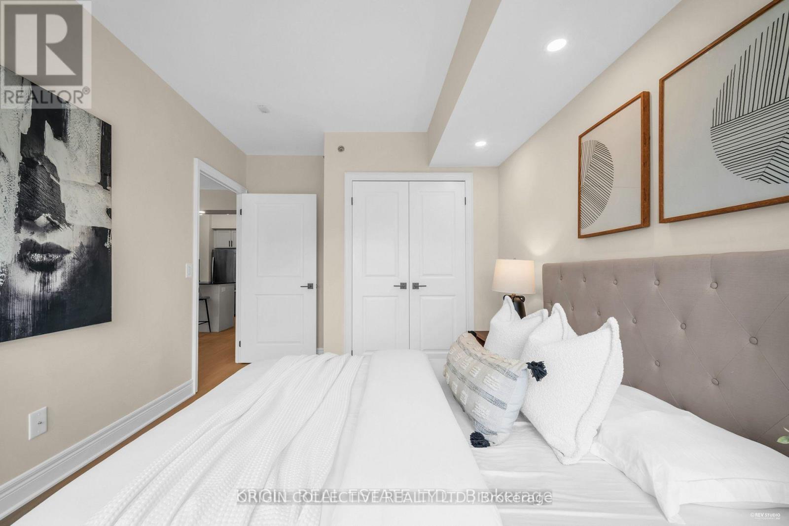 229 - 701 Sheppard Avenue W Property Photo 14