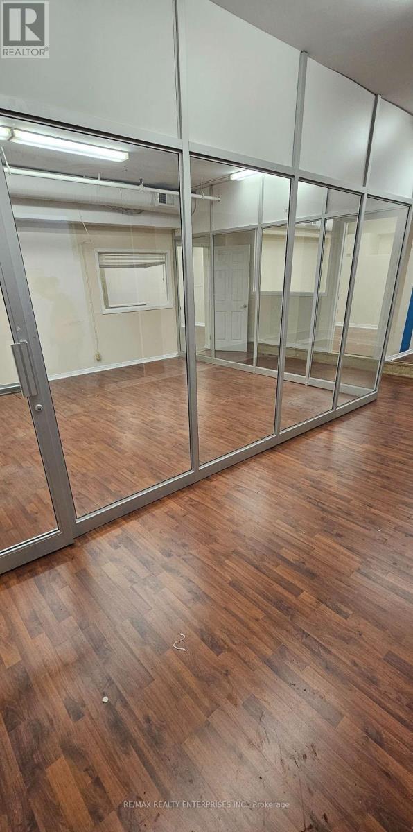 206 - 670 Bloor Street W Property Photo 4
