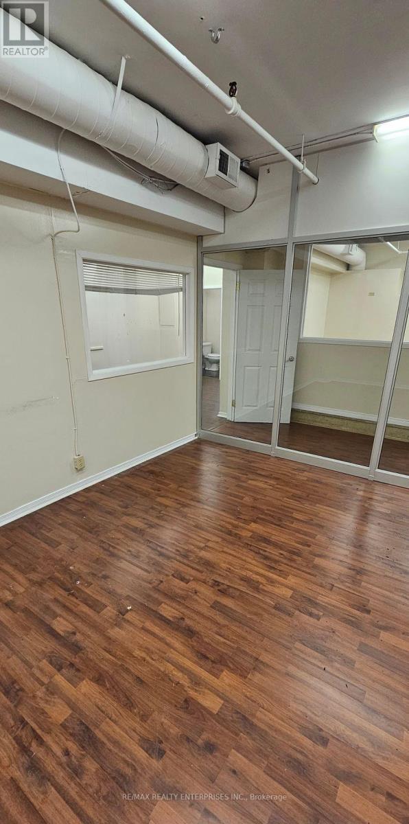 206 - 670 Bloor Street W Property Photo 6