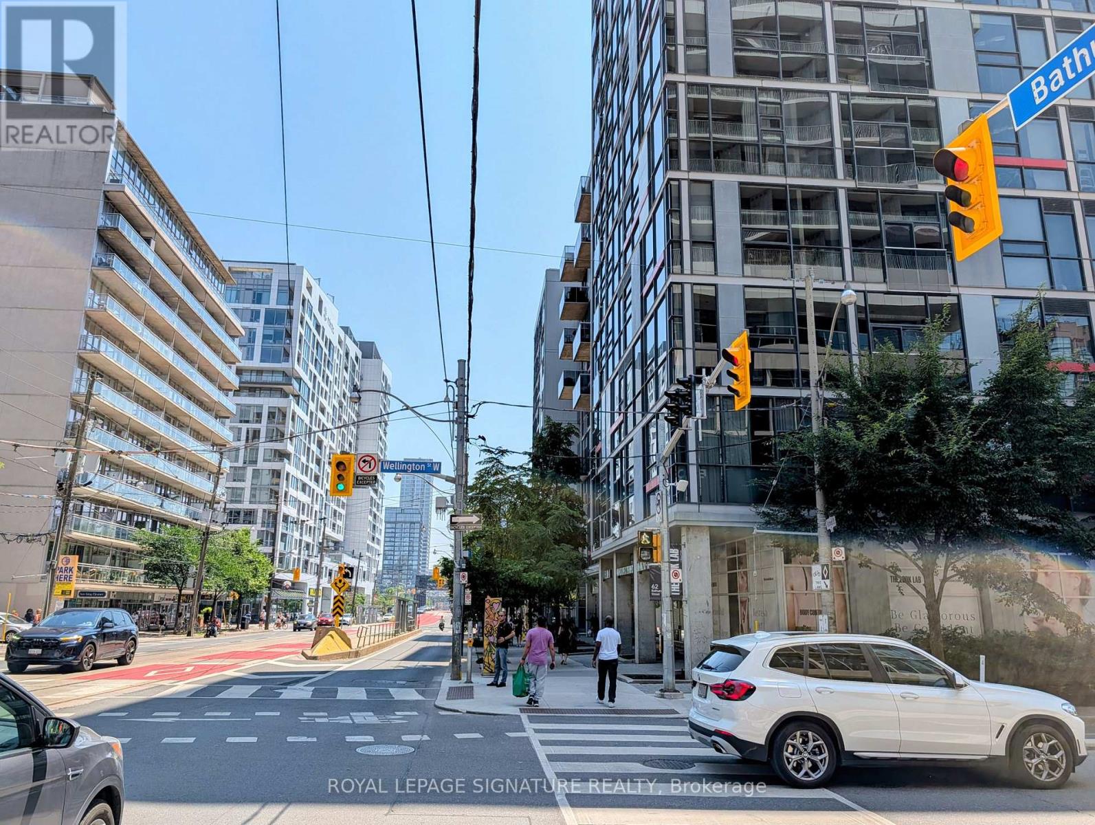 210 - 60 BATHURST STREET