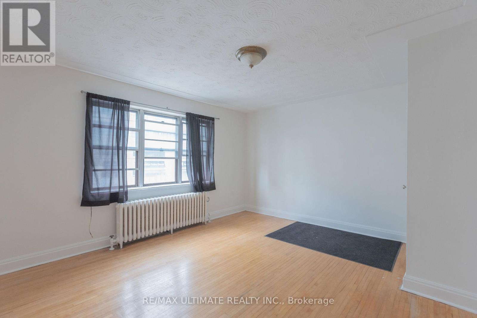 1693 Avenue Road Property Photo 14