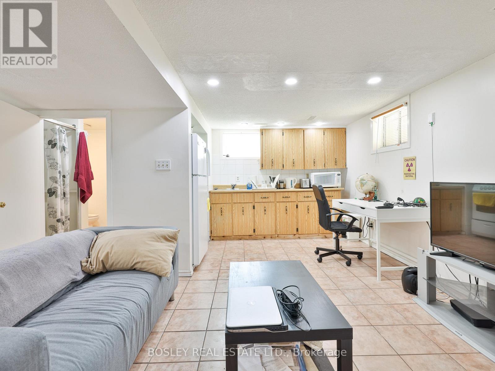Lower - 283 Davisville Avenue Property Photo 4