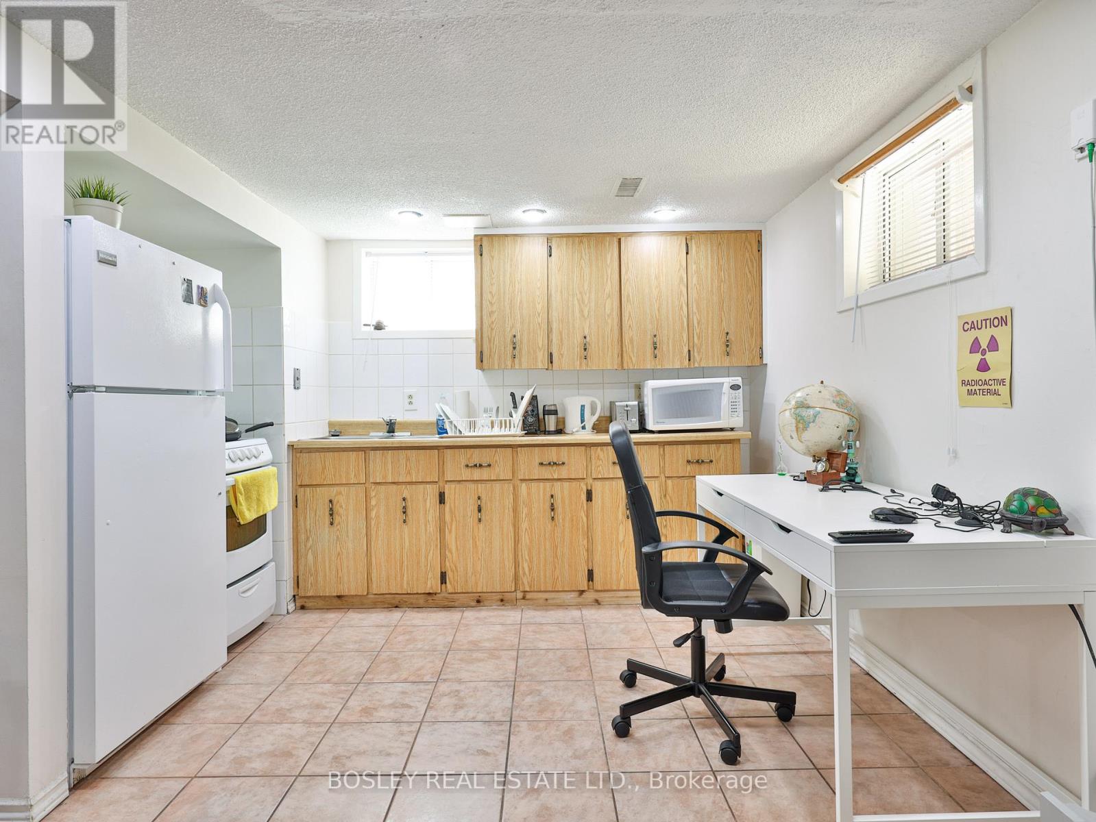 Lower - 283 Davisville Avenue Property Photo 5