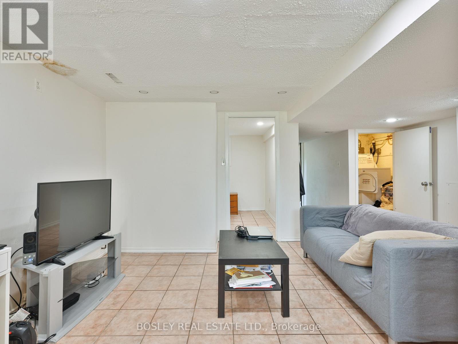 Lower - 283 Davisville Avenue Property Photo 7