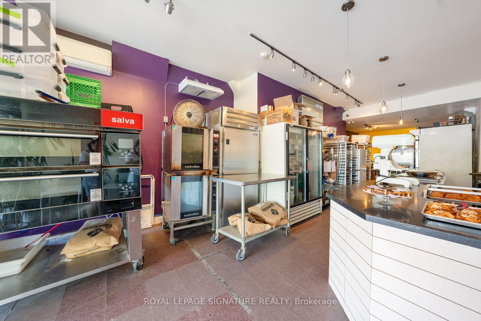 725 Dovercourt Road Property Photo 12