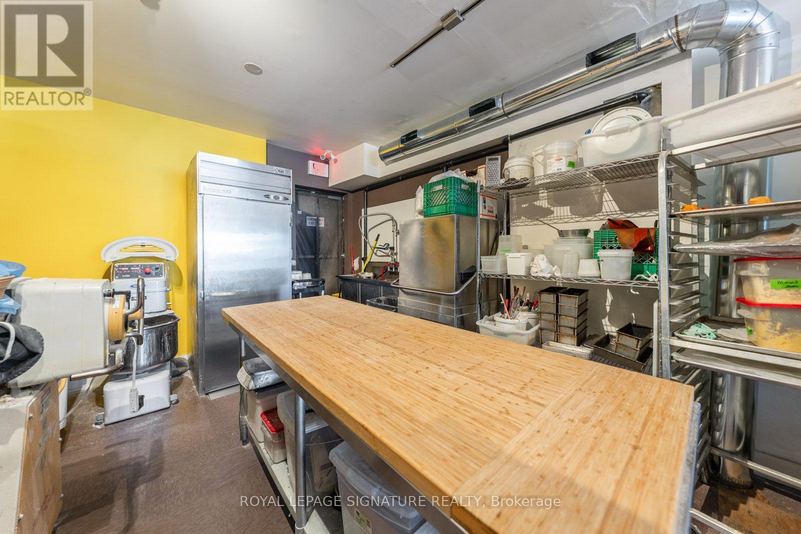 725 Dovercourt Road Property Photo 15