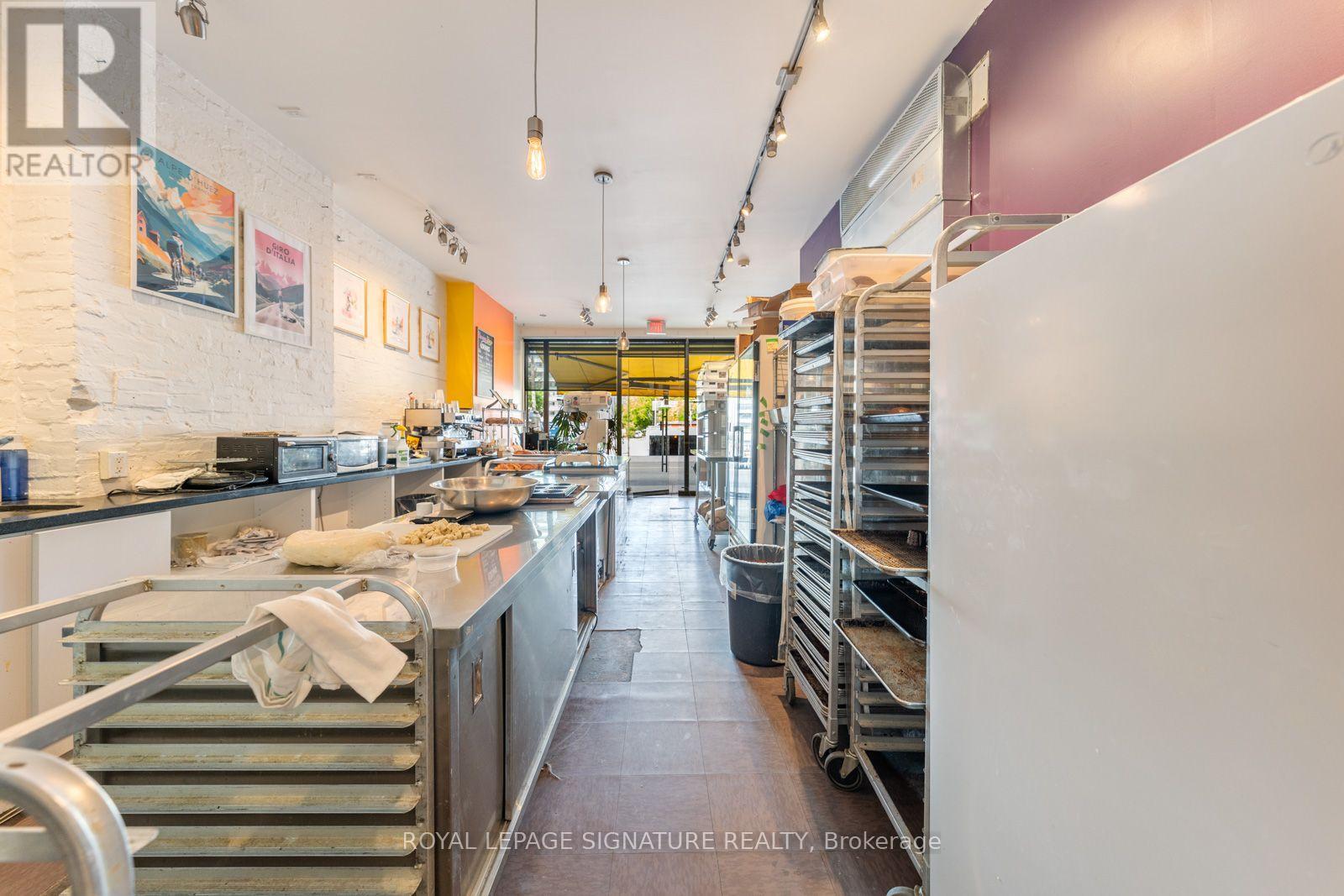 725 Dovercourt Road Property Photo 16