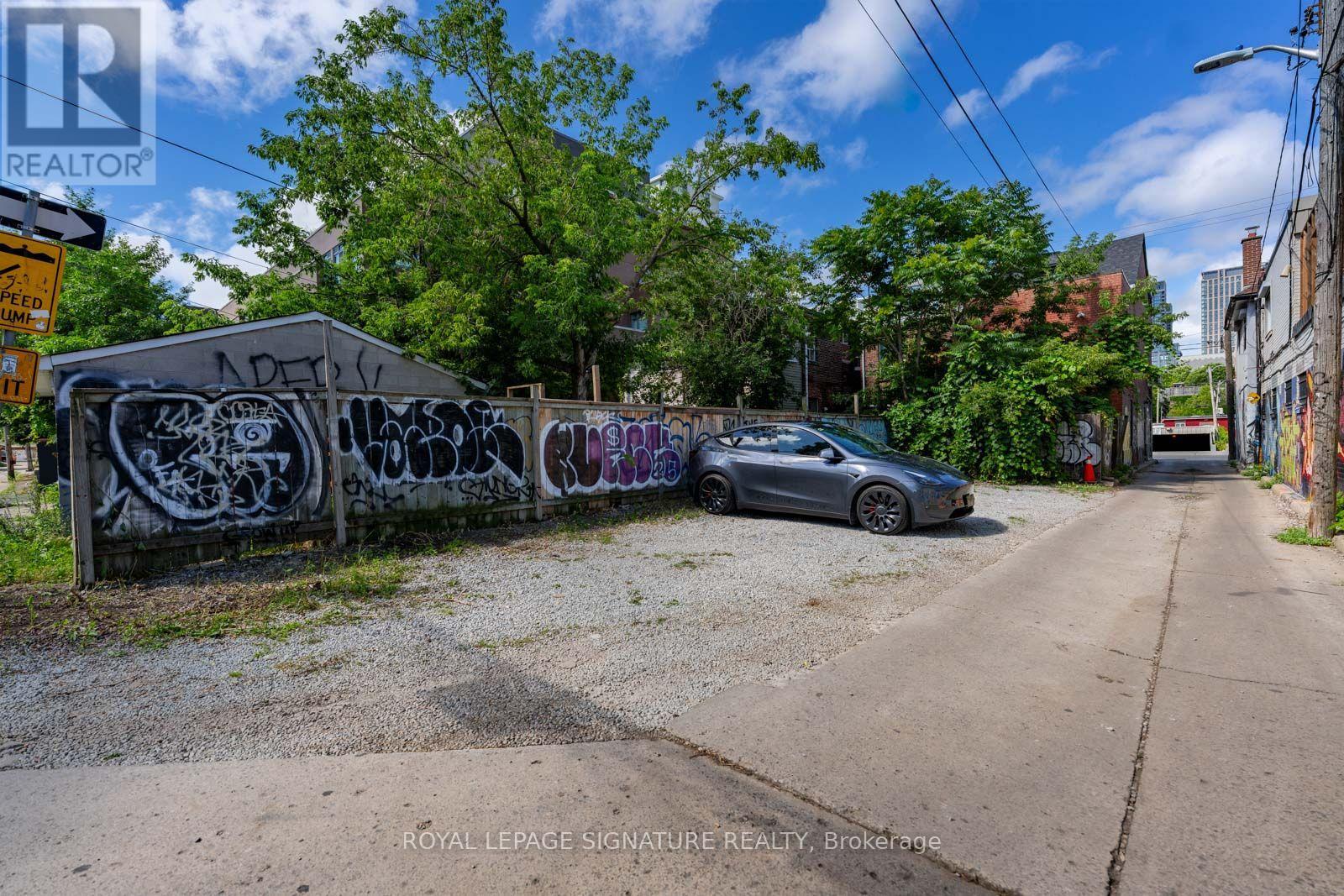 725 Dovercourt Road Property Photo 19