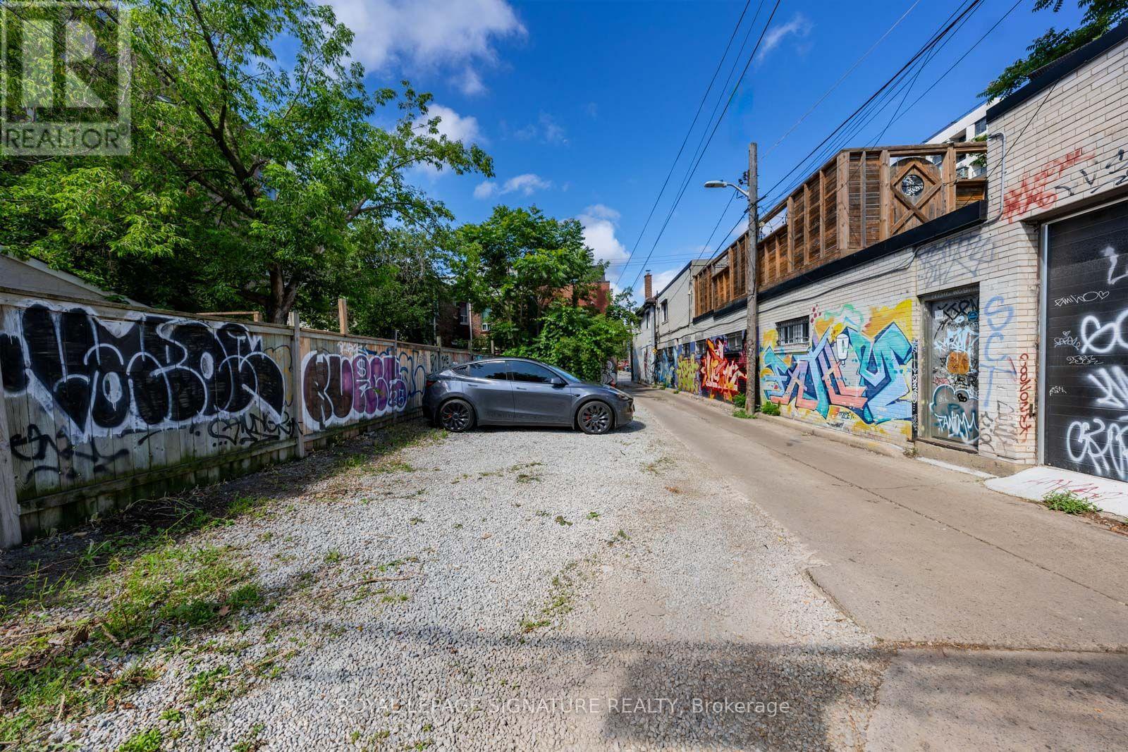 725 Dovercourt Road Property Photo 21