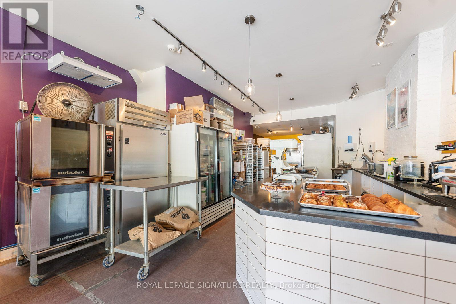 725 Dovercourt Road Property Photo 11