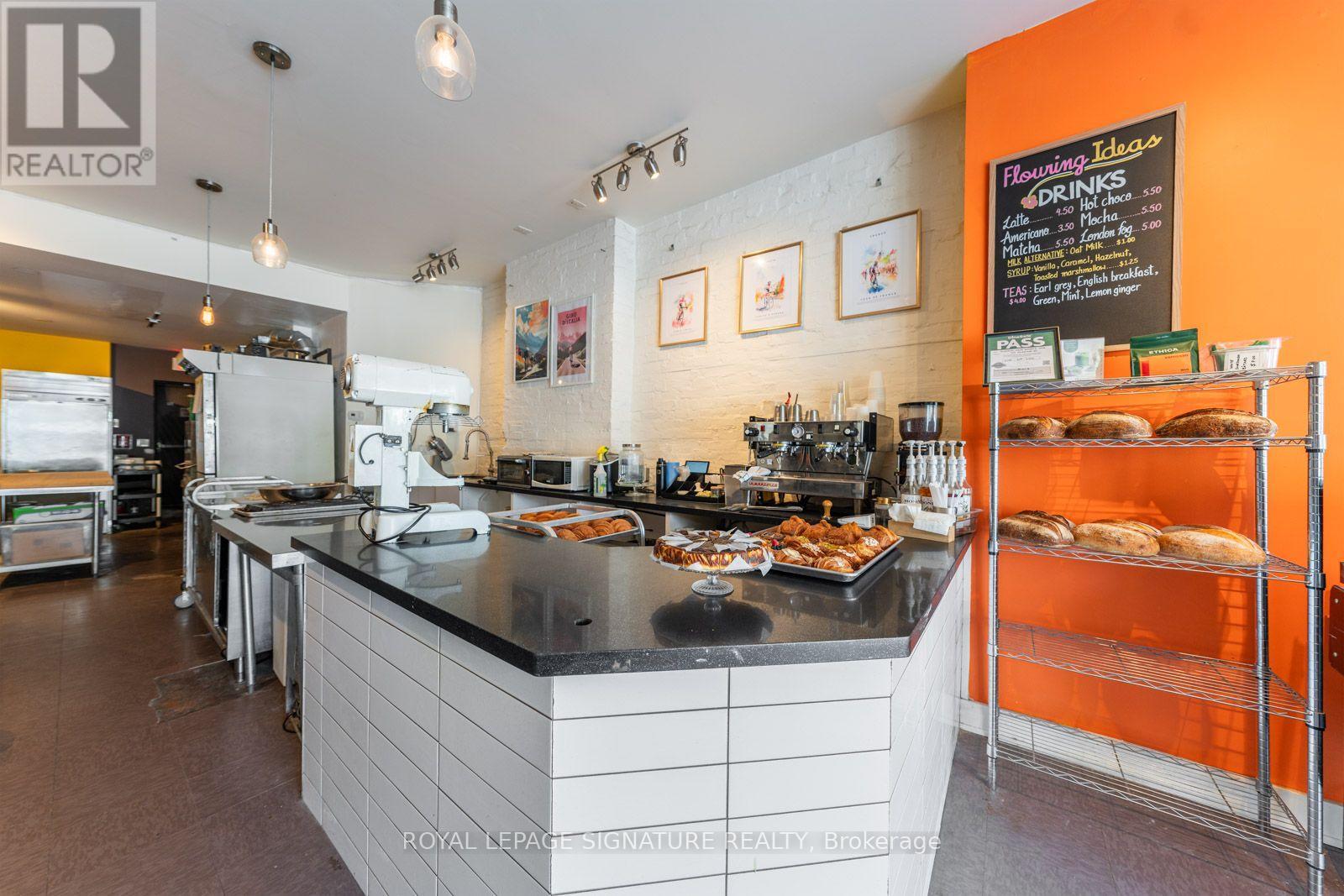 725 Dovercourt Road Property Photo 13