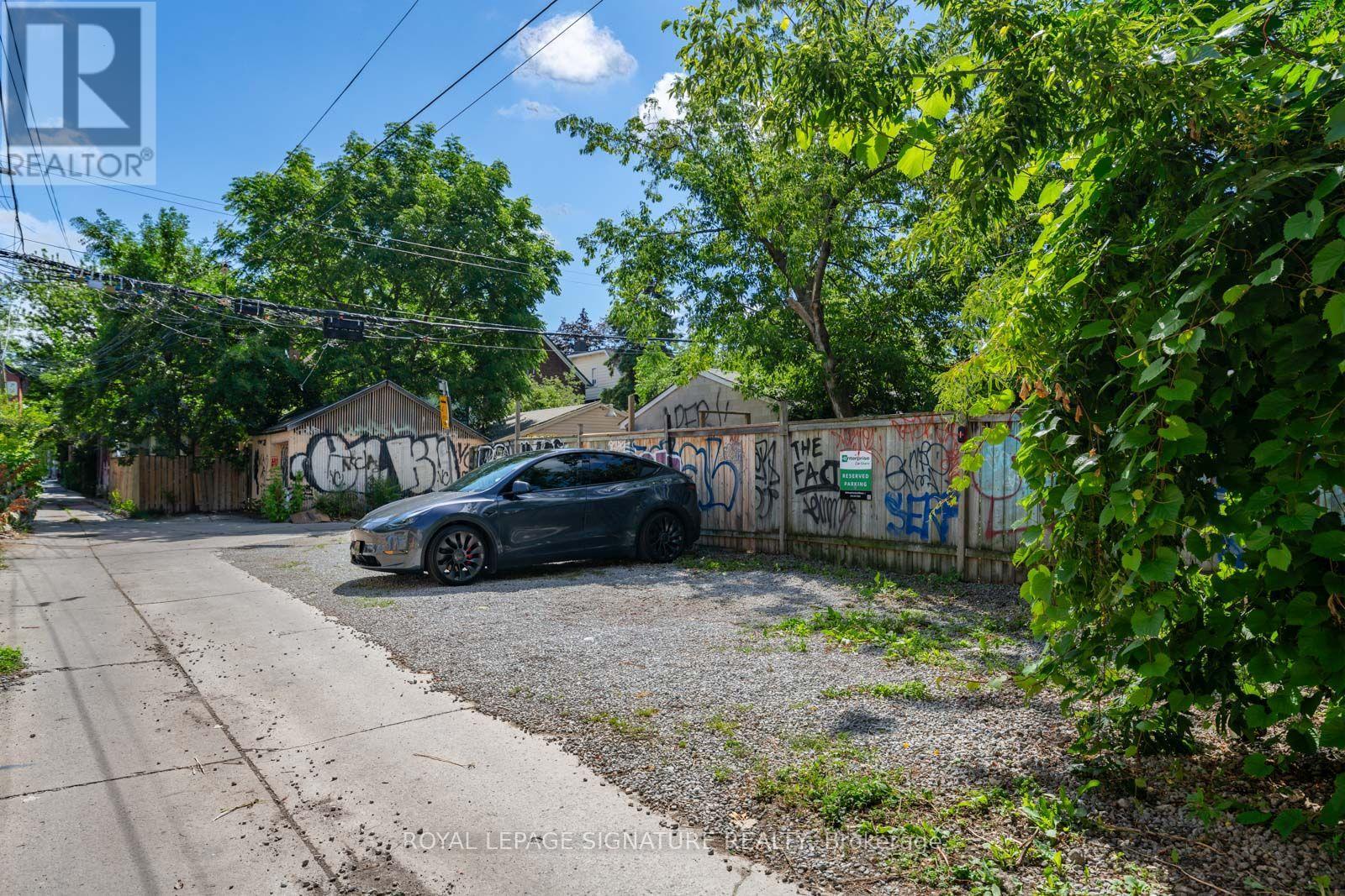 725 Dovercourt Road Property Photo 18