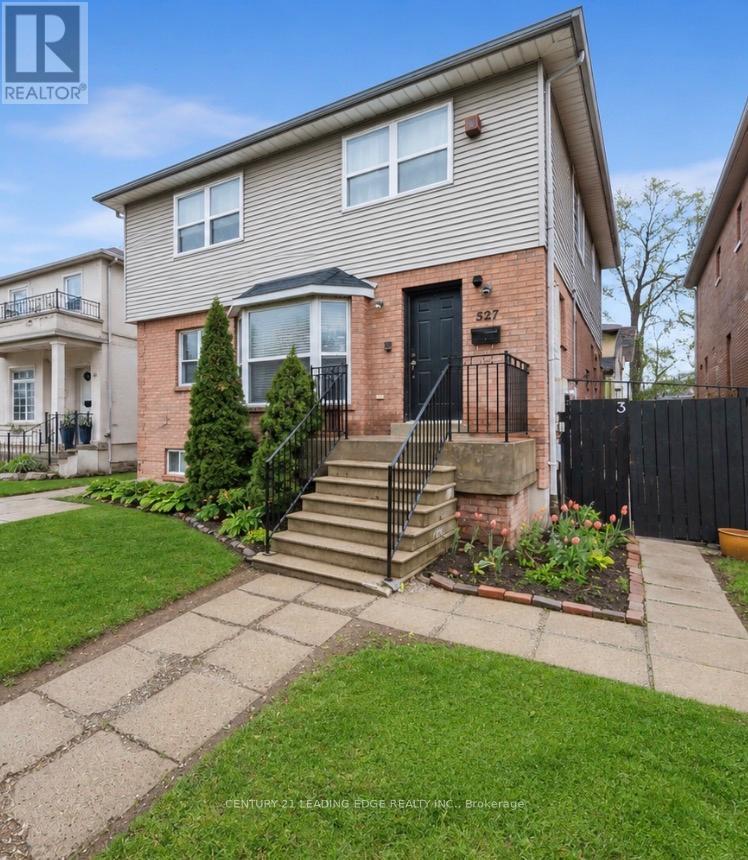 527 GLENGARRY AVENUE Property Photo 1