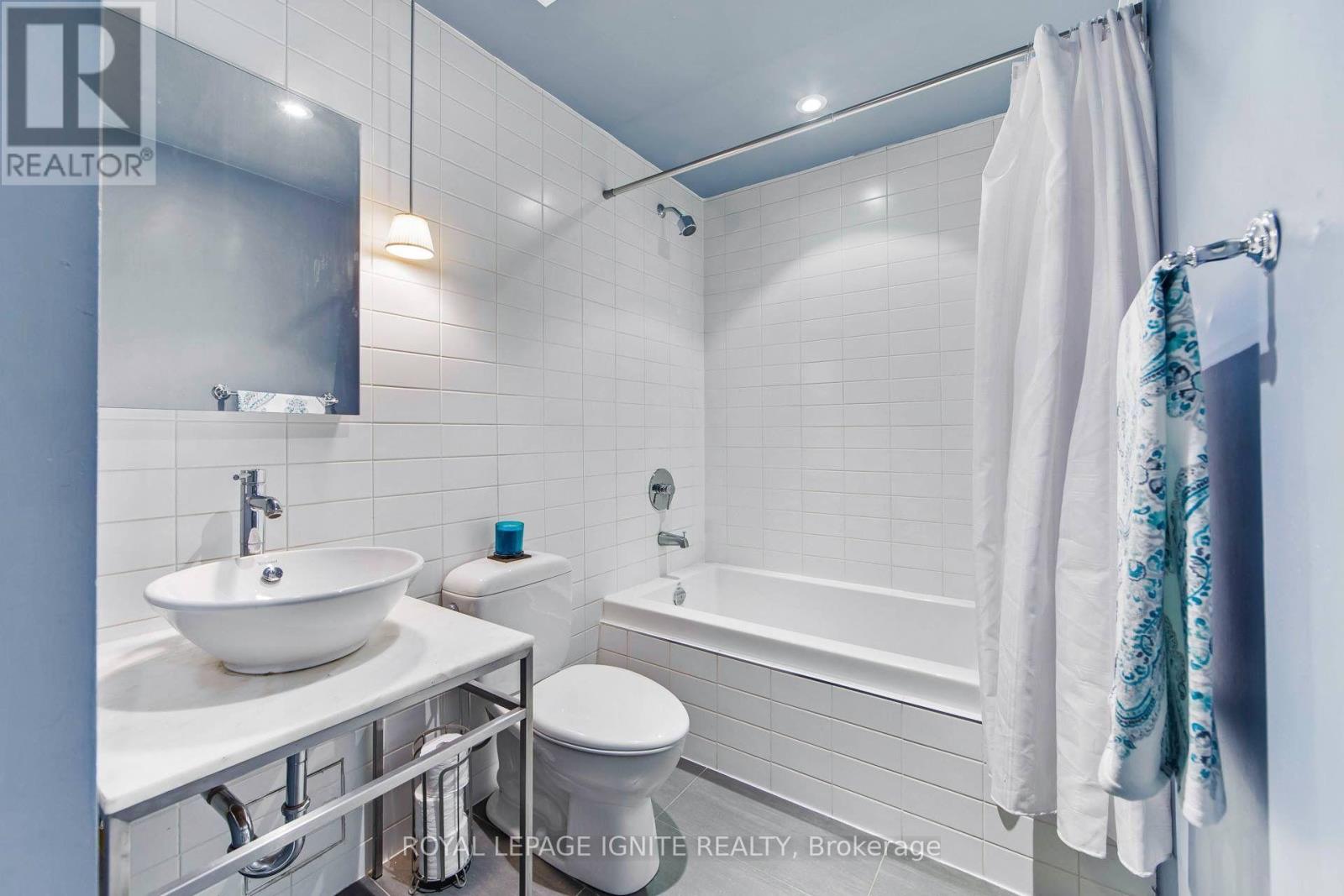406 - 75 Portland Street Property Photo 8