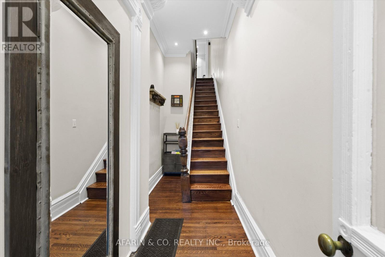 Second Floor & Loft - 48 Nassau Street Property Photo 2