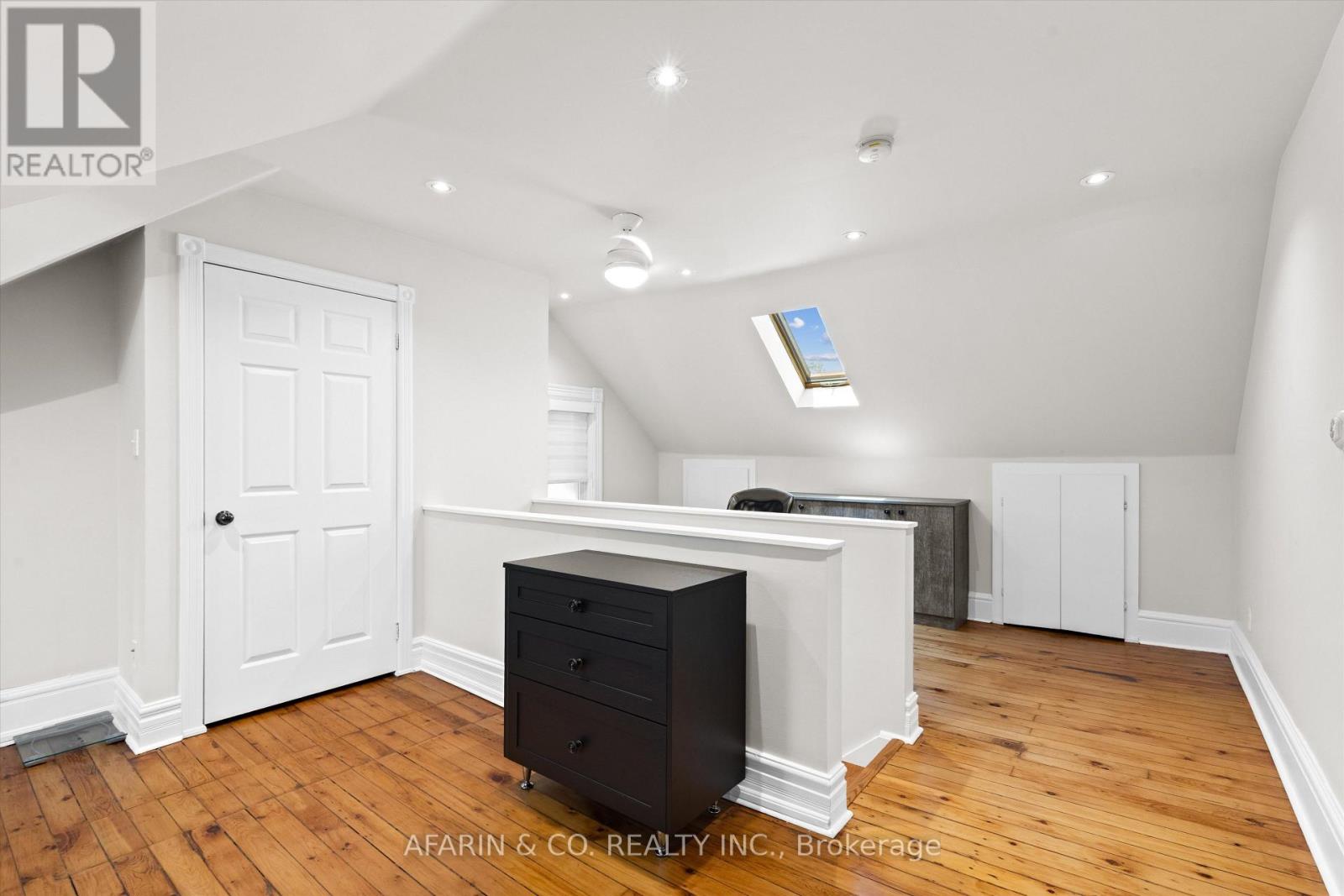Second Floor & Loft - 48 Nassau Street Property Photo 15