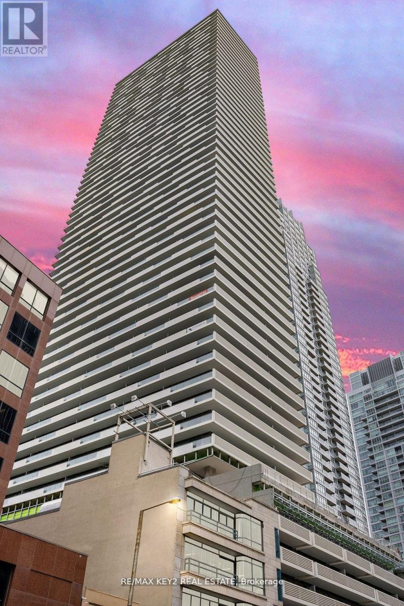 3402 - 2221 Yonge Street Property Photo 1