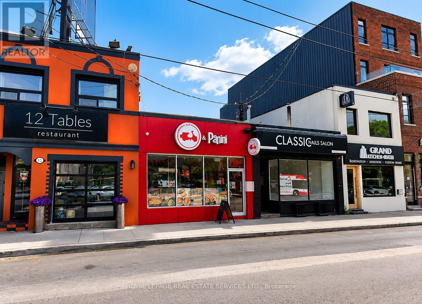 1554 Avenue Road Photo de la propriété 1