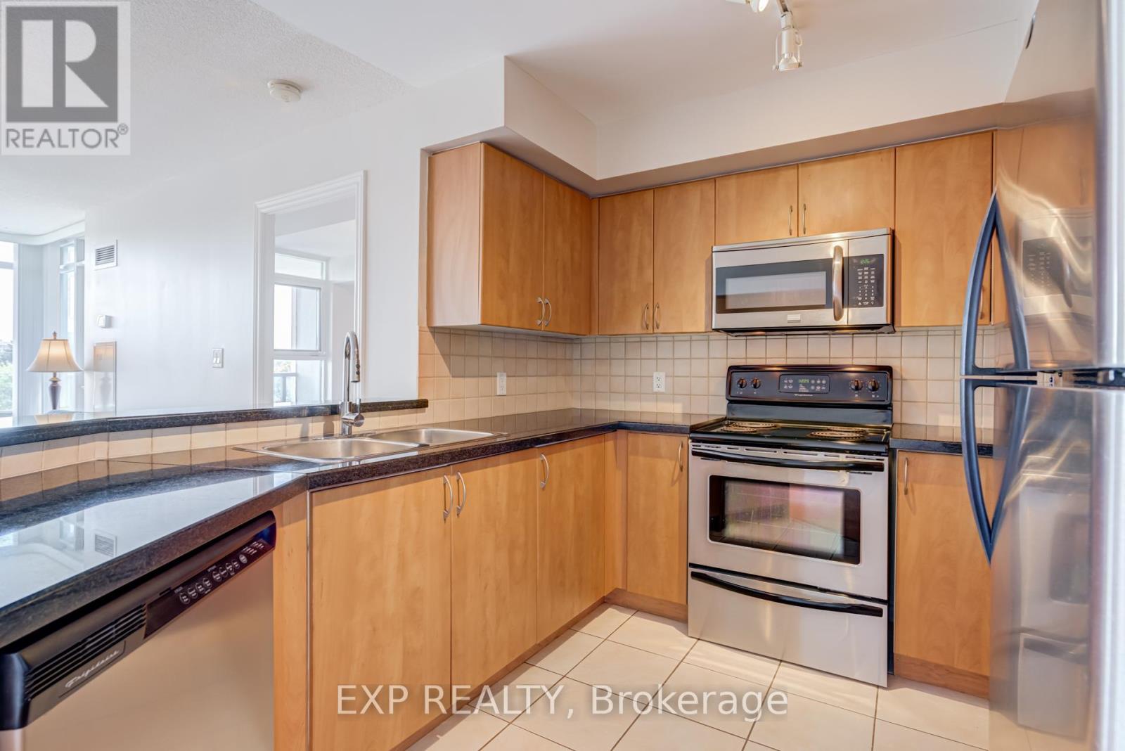 506 - 3840 Bathurst Street Property Photo 3