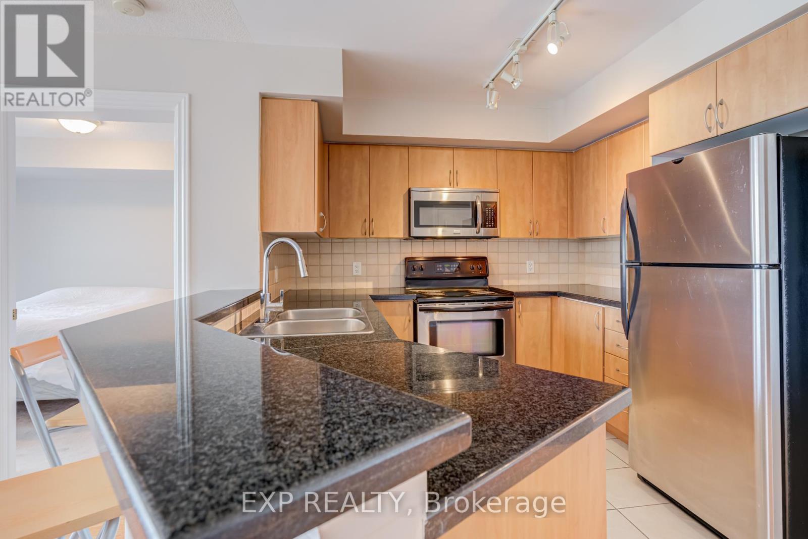 506 - 3840 Bathurst Street Property Photo 4