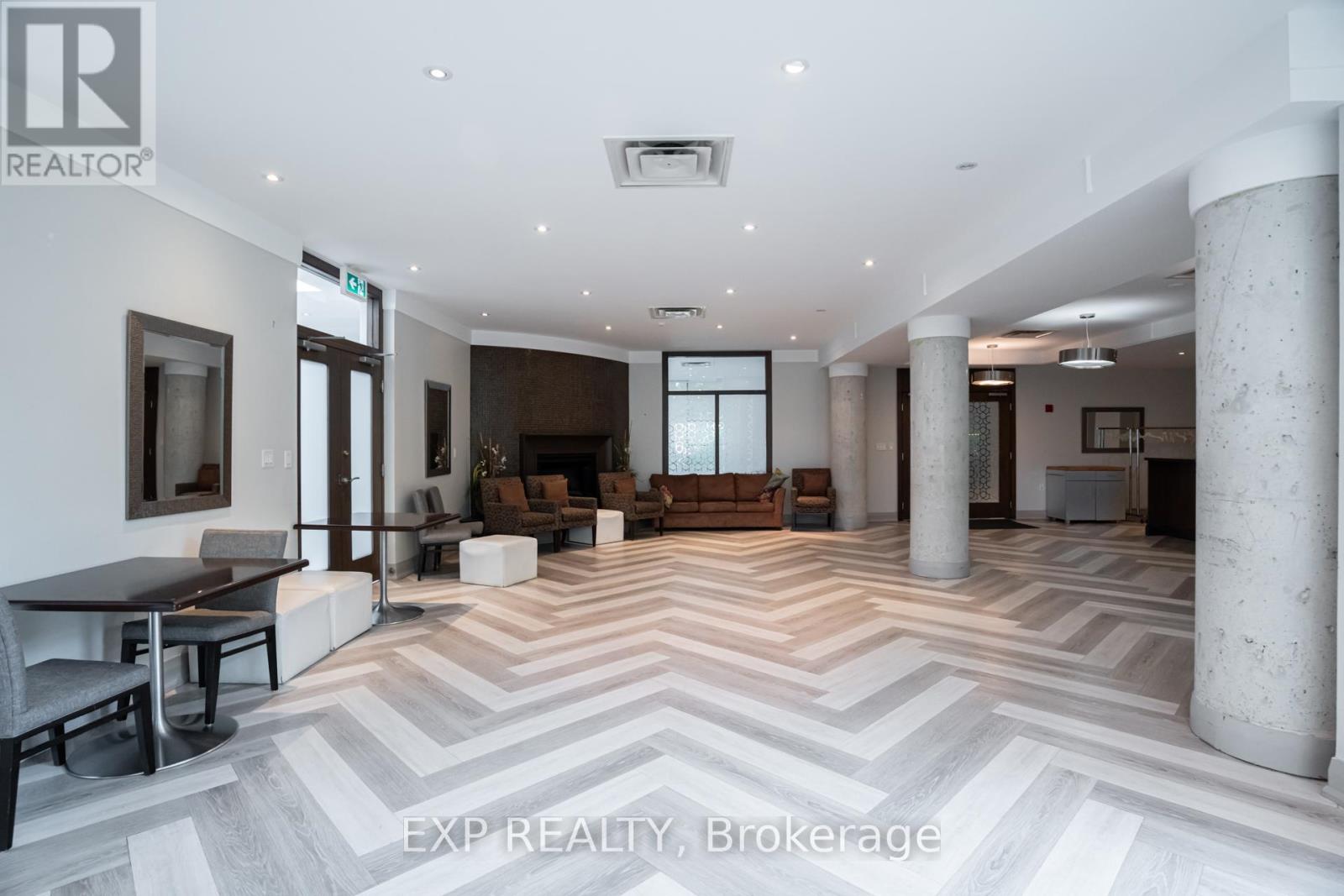 506 - 3840 Bathurst Street Property Photo 25