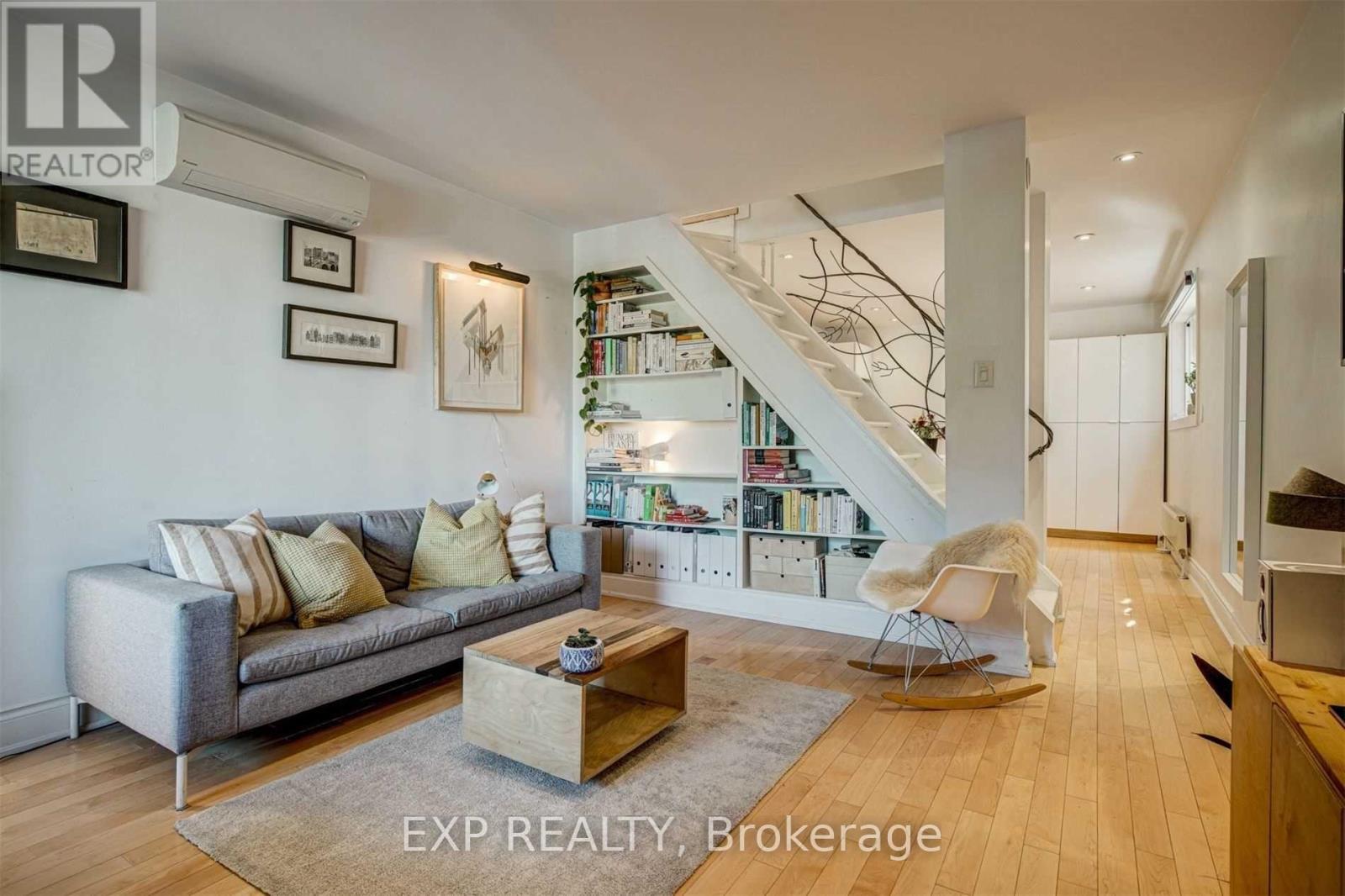 452 Montrose Avenue Property Photo 6