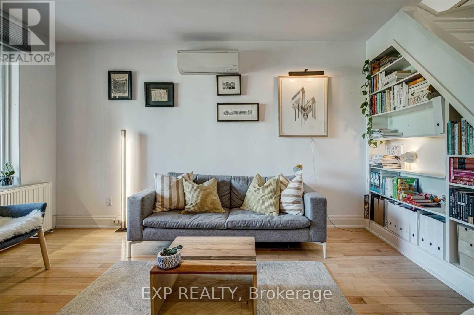 452 Montrose Avenue Property Photo 7