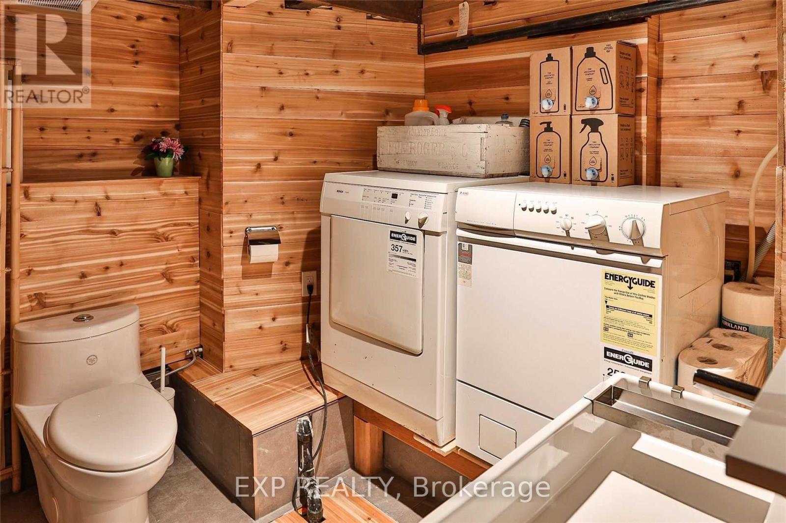 452 Montrose Avenue Property Photo 14