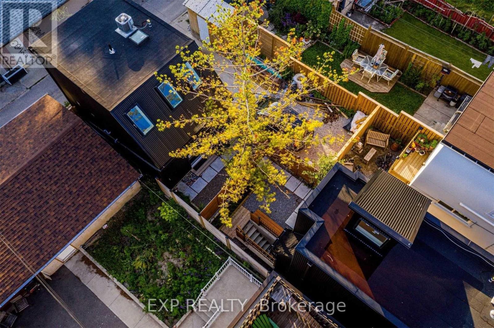 452 Montrose Avenue Property Photo 38