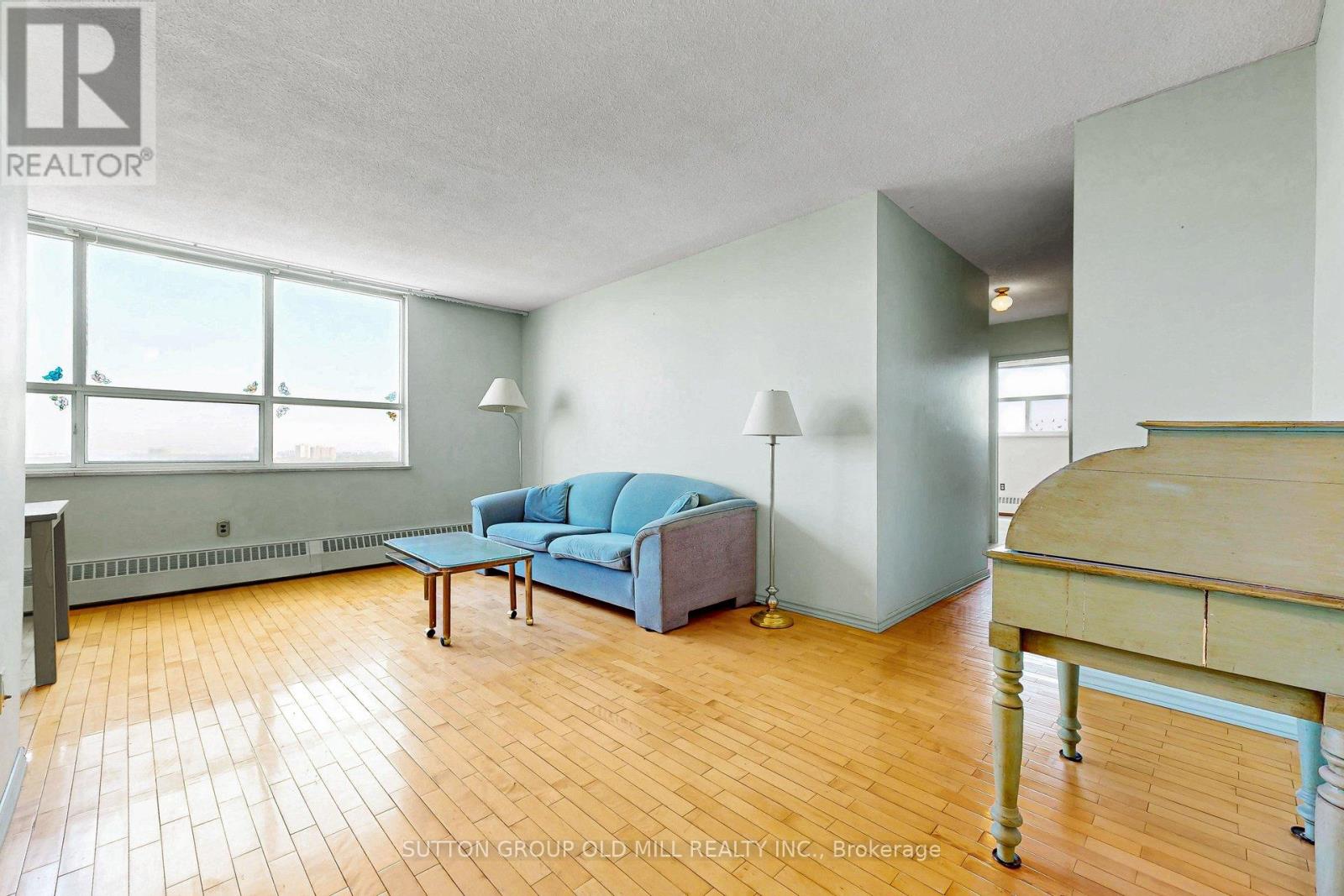 1901 - 5 Parkway Forest Drive Property Photo 3