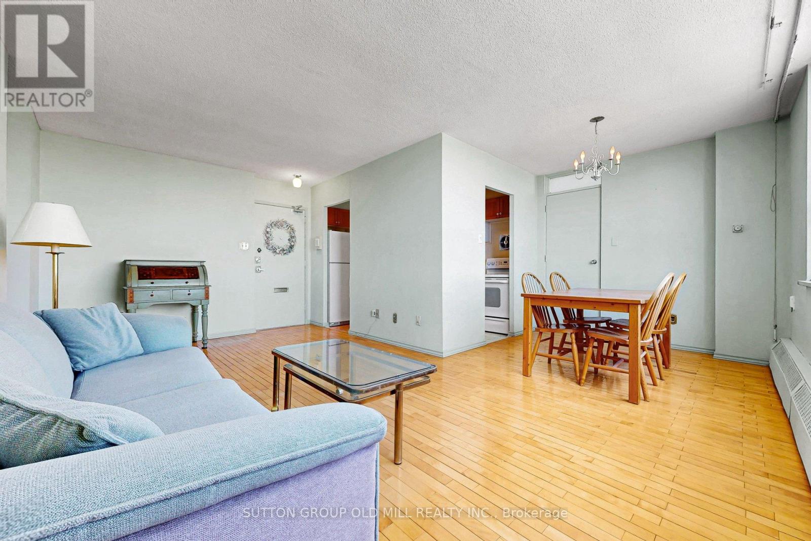 1901 - 5 Parkway Forest Drive Property Photo 6