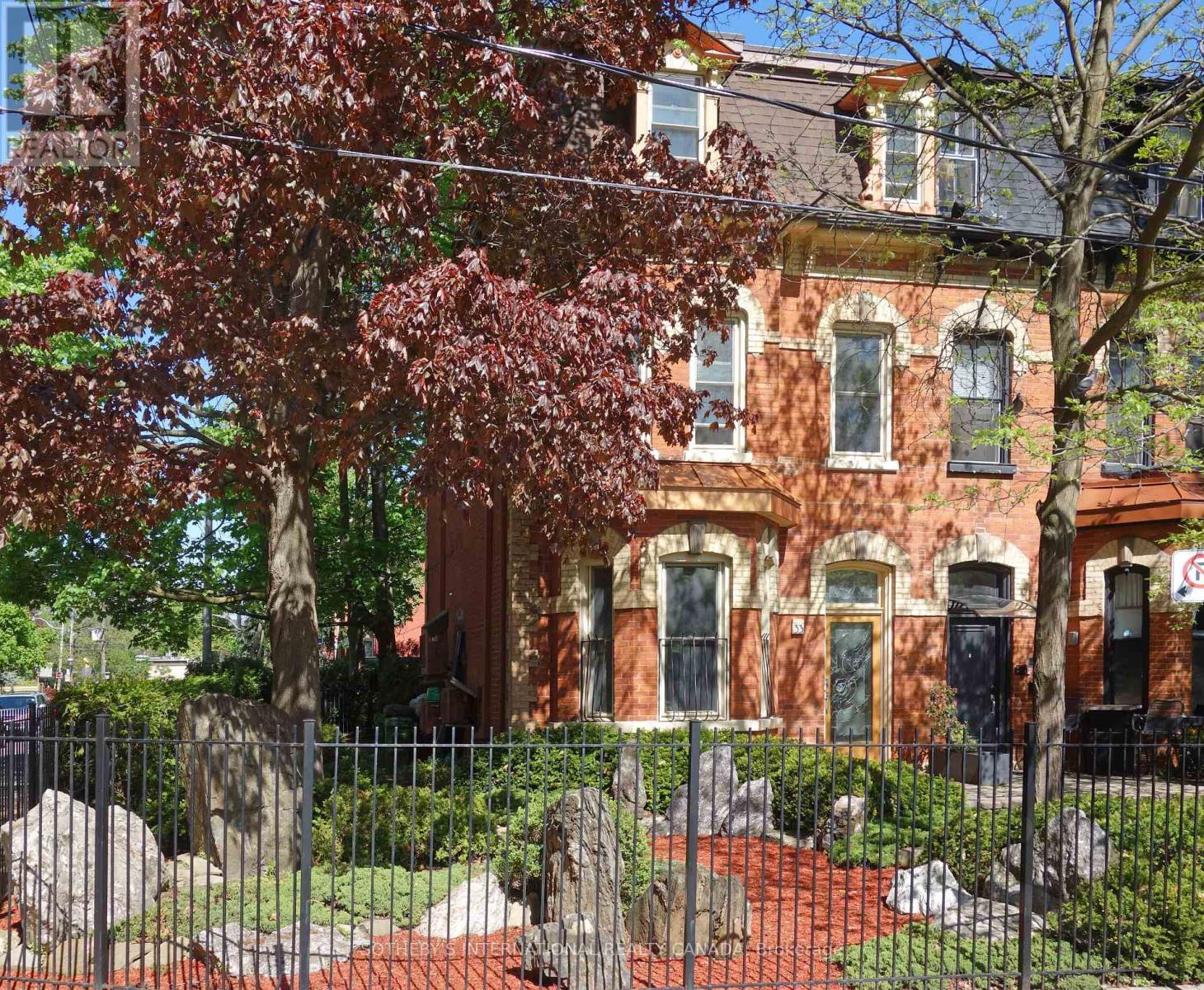 33 Rose Avenue Property Photo 1